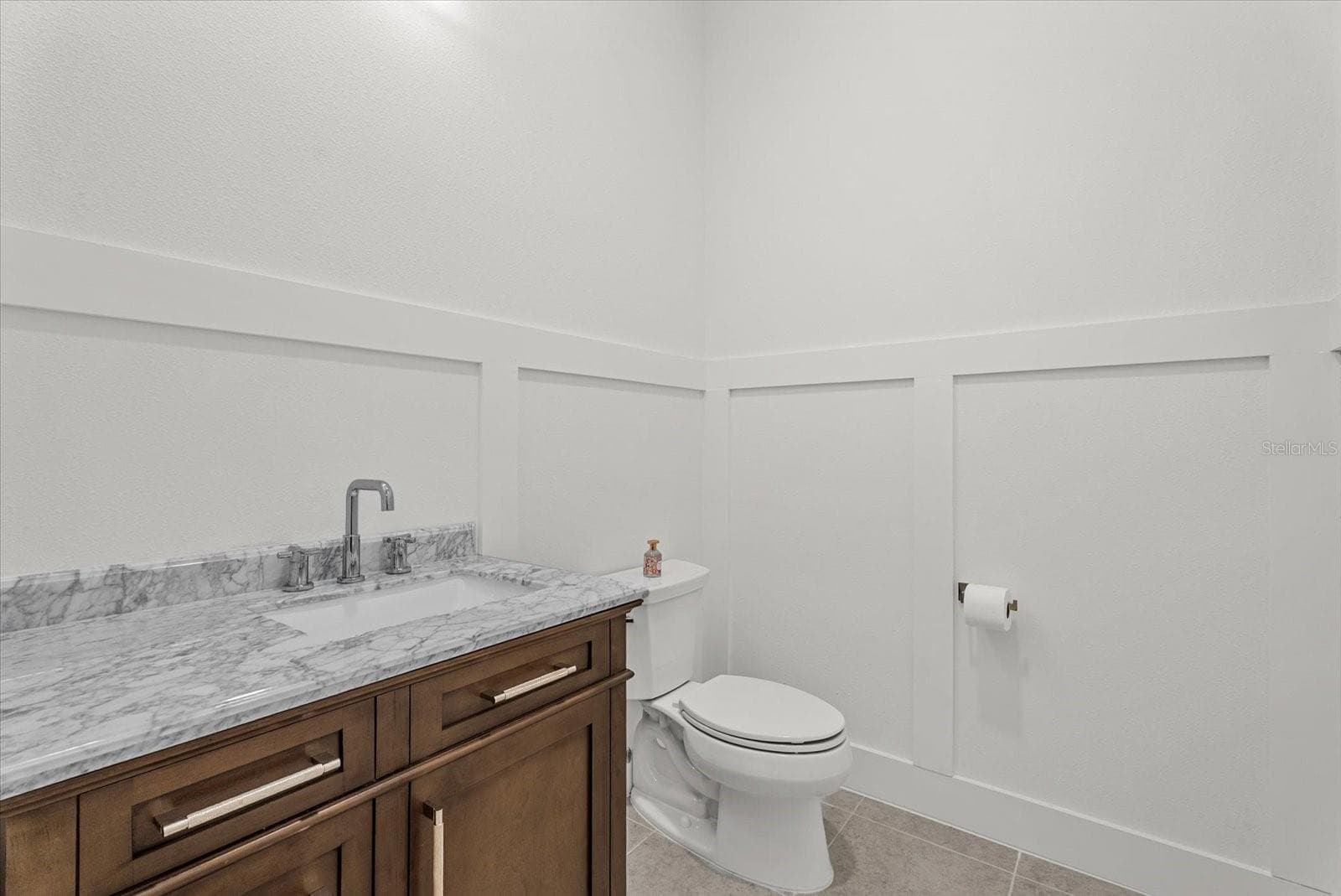 Powder Room - 8129 NEVIS RUN, LAKEWOOD RANCH