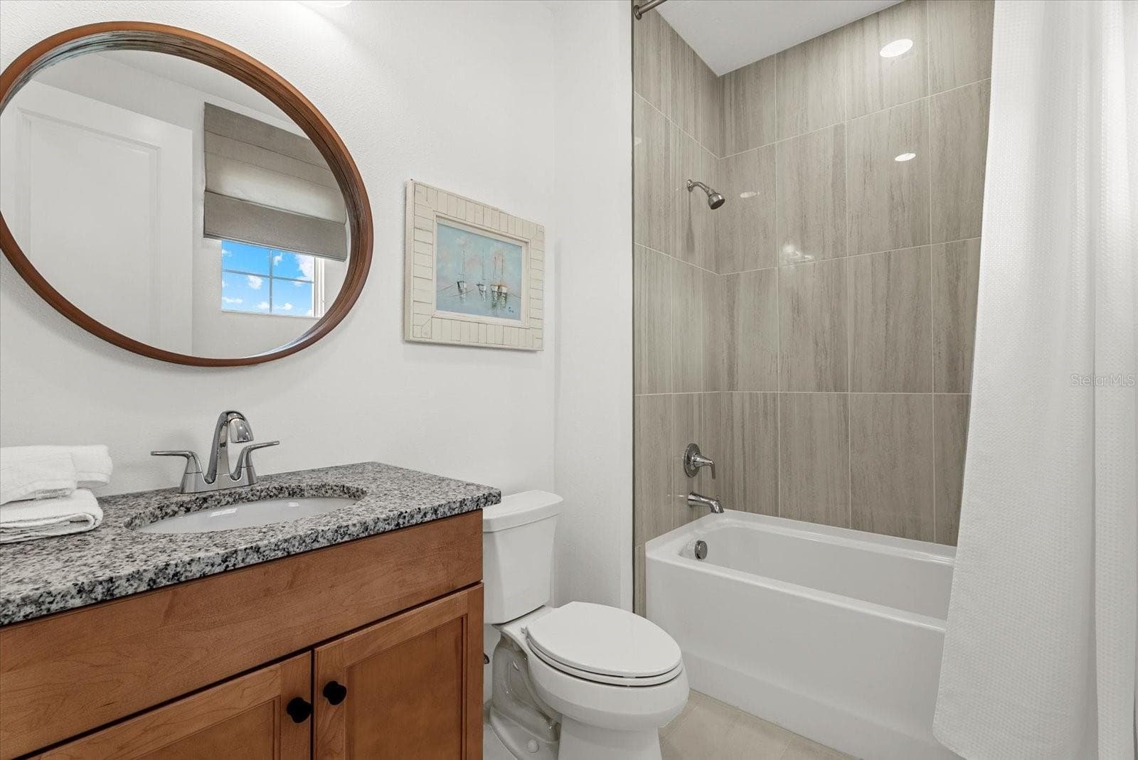 En Suite Bath - 8129 NEVIS RUN, LAKEWOOD RANCH