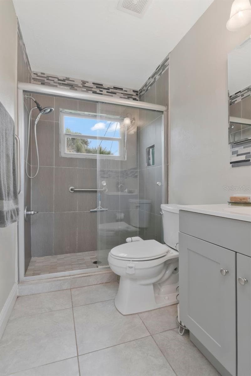 Single Family Residence at 7713 W POWHATAN AVE, TAMPA, photo 22 of 38