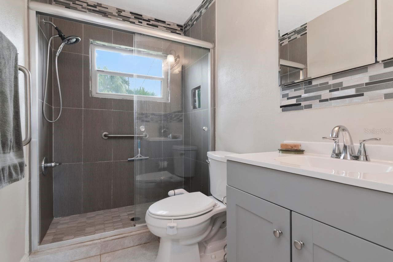 Single Family Residence at 7713 W POWHATAN AVE, TAMPA, photo 23 of 38
