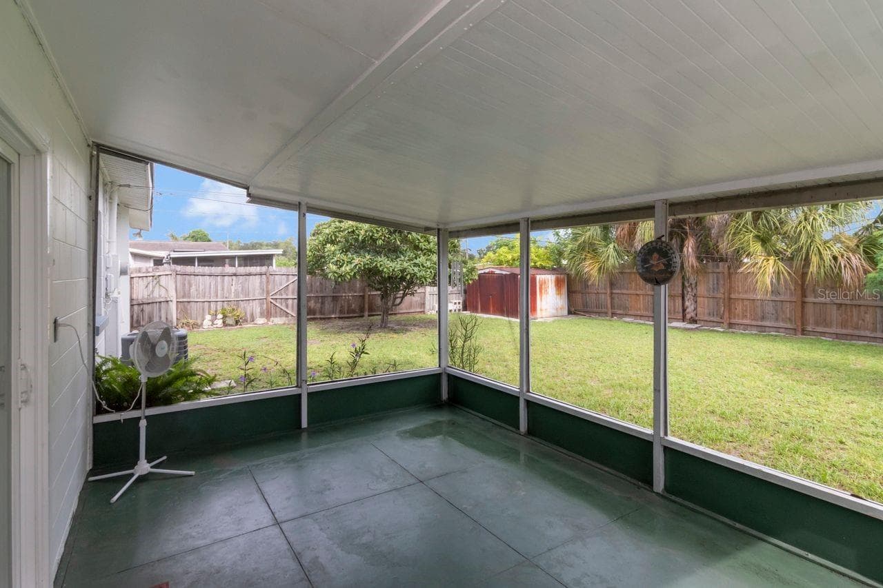 Single Family Residence at 7713 W POWHATAN AVE, TAMPA, photo 30 of 38