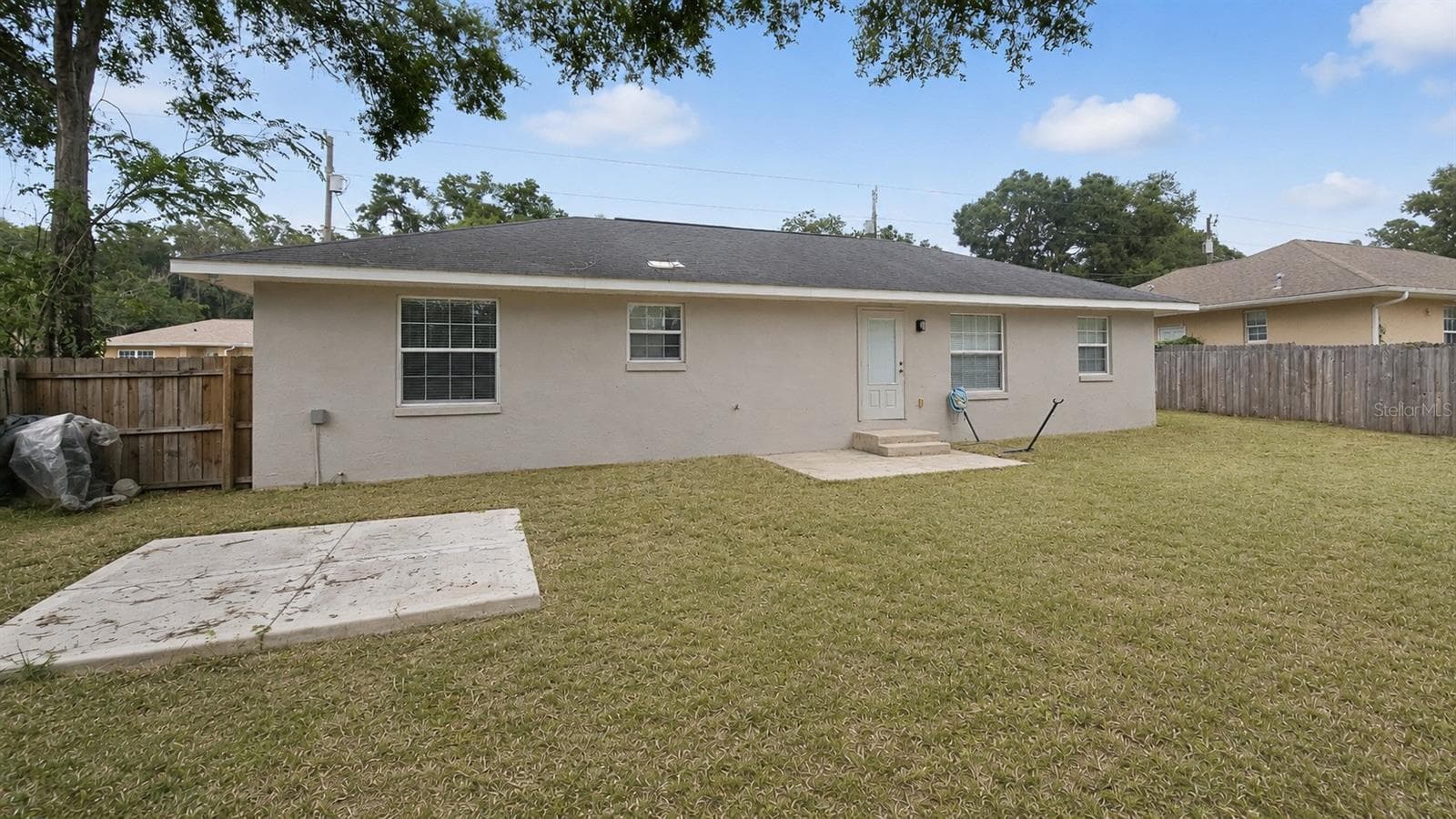 Concrete patio x 2 - 4188 SE 134TH PL, BELLEVIEW