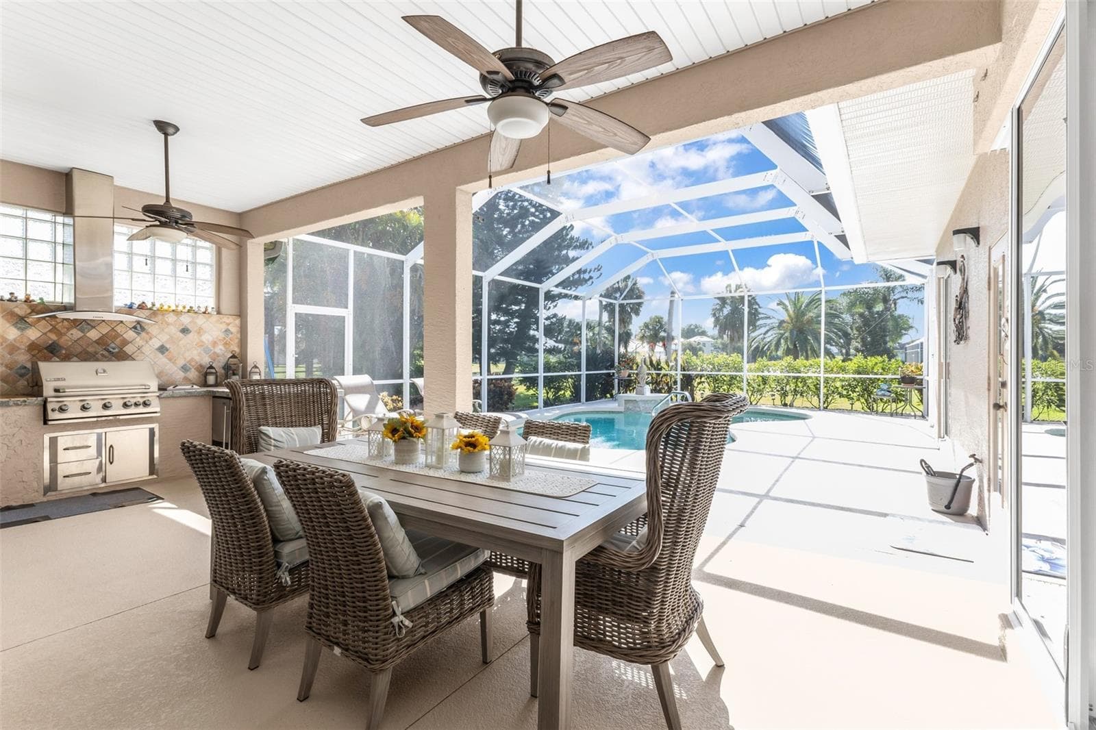 outdoor covered dining - 2450 SILVER PALM RD, NORTH PORT