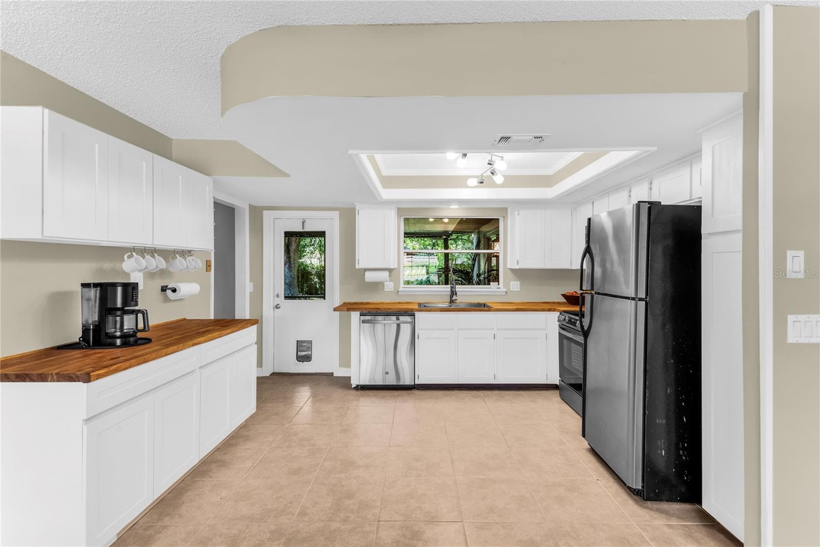 Kitchen - 8142 GOLDEN SANDS DR, ORLANDO