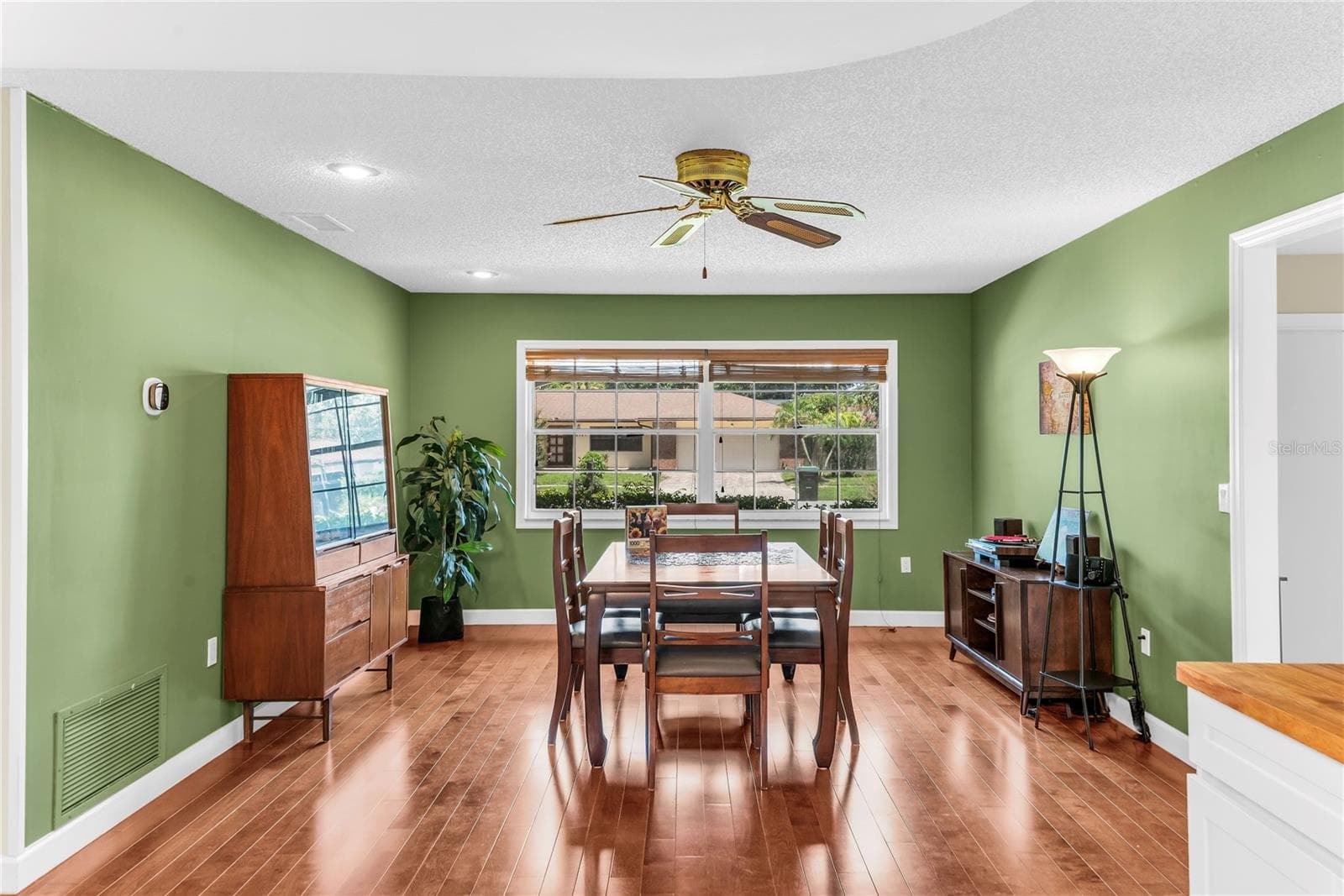 Dining / Family Room - 8142 GOLDEN SANDS DR, ORLANDO