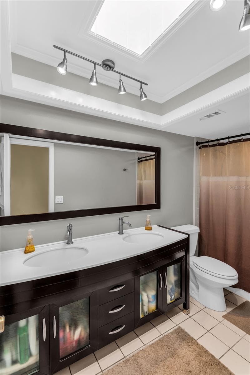 Guest Bath - 8142 GOLDEN SANDS DR, ORLANDO