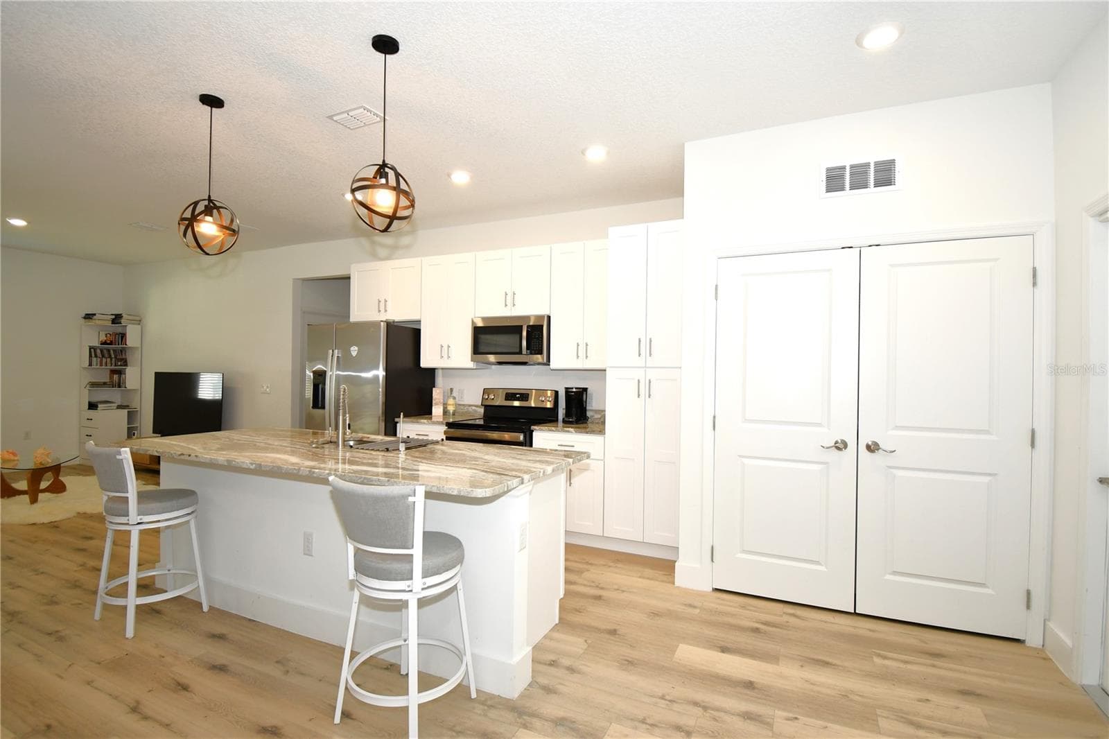 Kitchen - 413 ST JOHNS LN, POINCIANA
