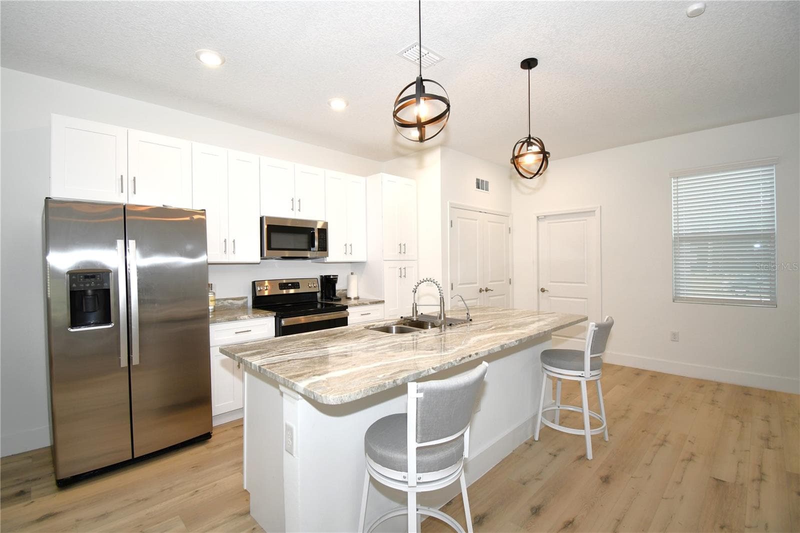 Kitchen - 413 ST JOHNS LN, POINCIANA