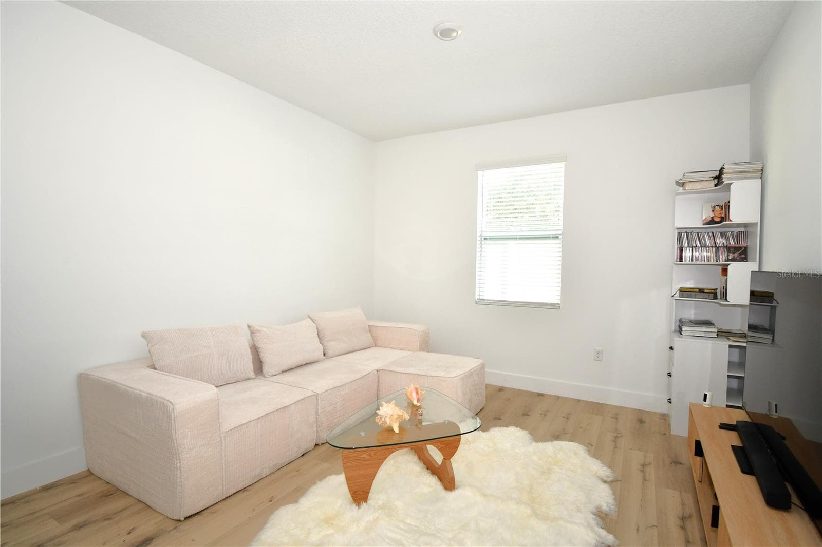 Living Room - 413 ST JOHNS LN, POINCIANA