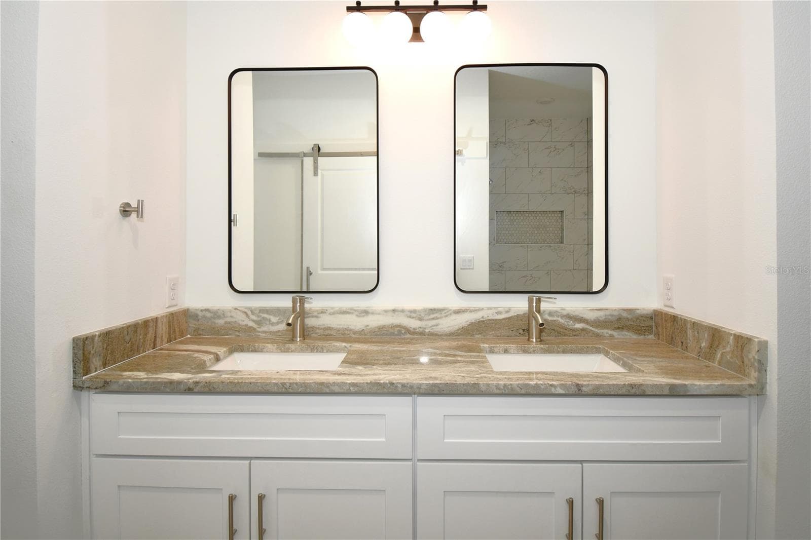 Double Vanity - 413 ST JOHNS LN, POINCIANA