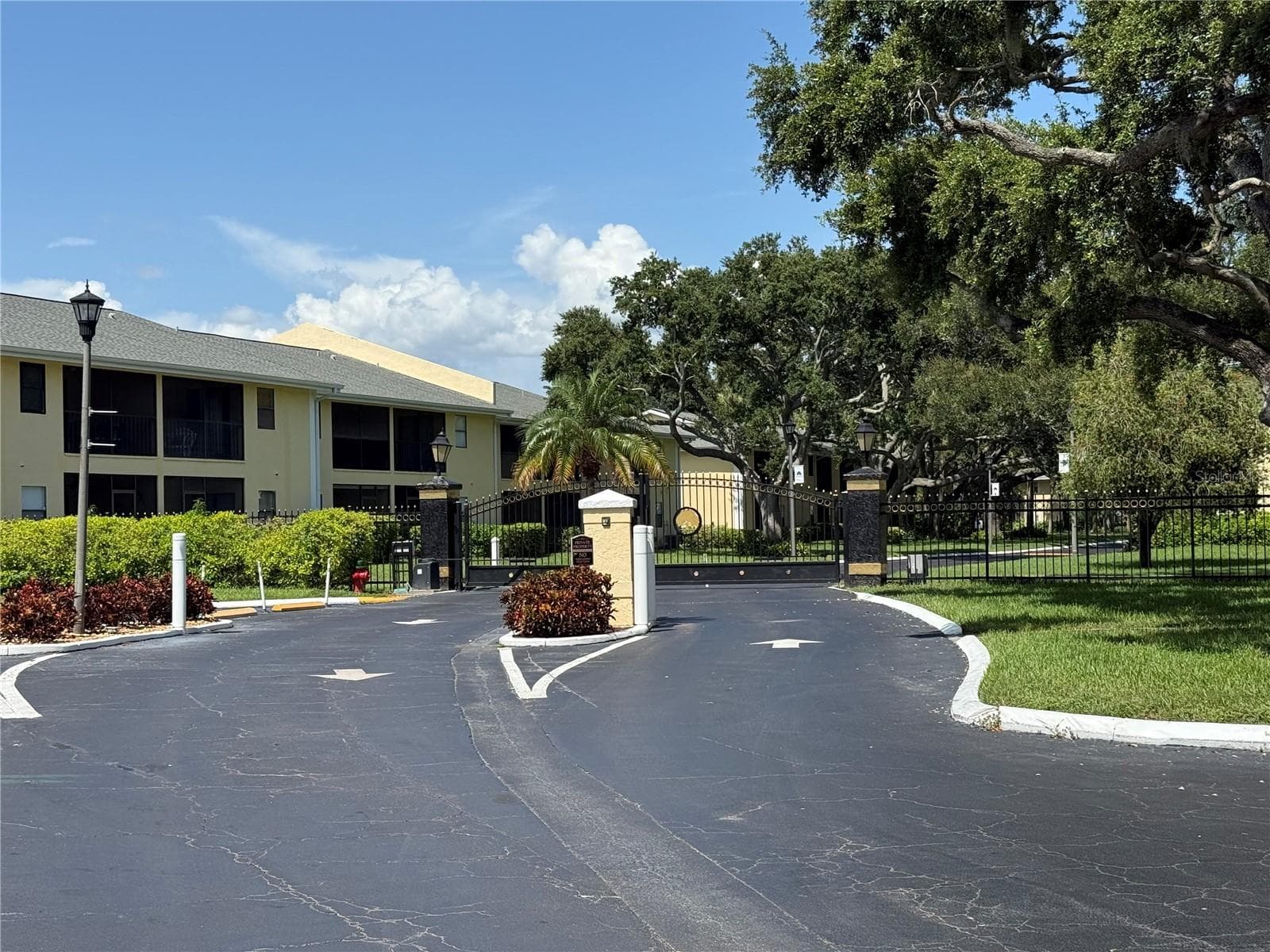 gated entry - 3001 58TH AVE S #613, ST PETERSBURG