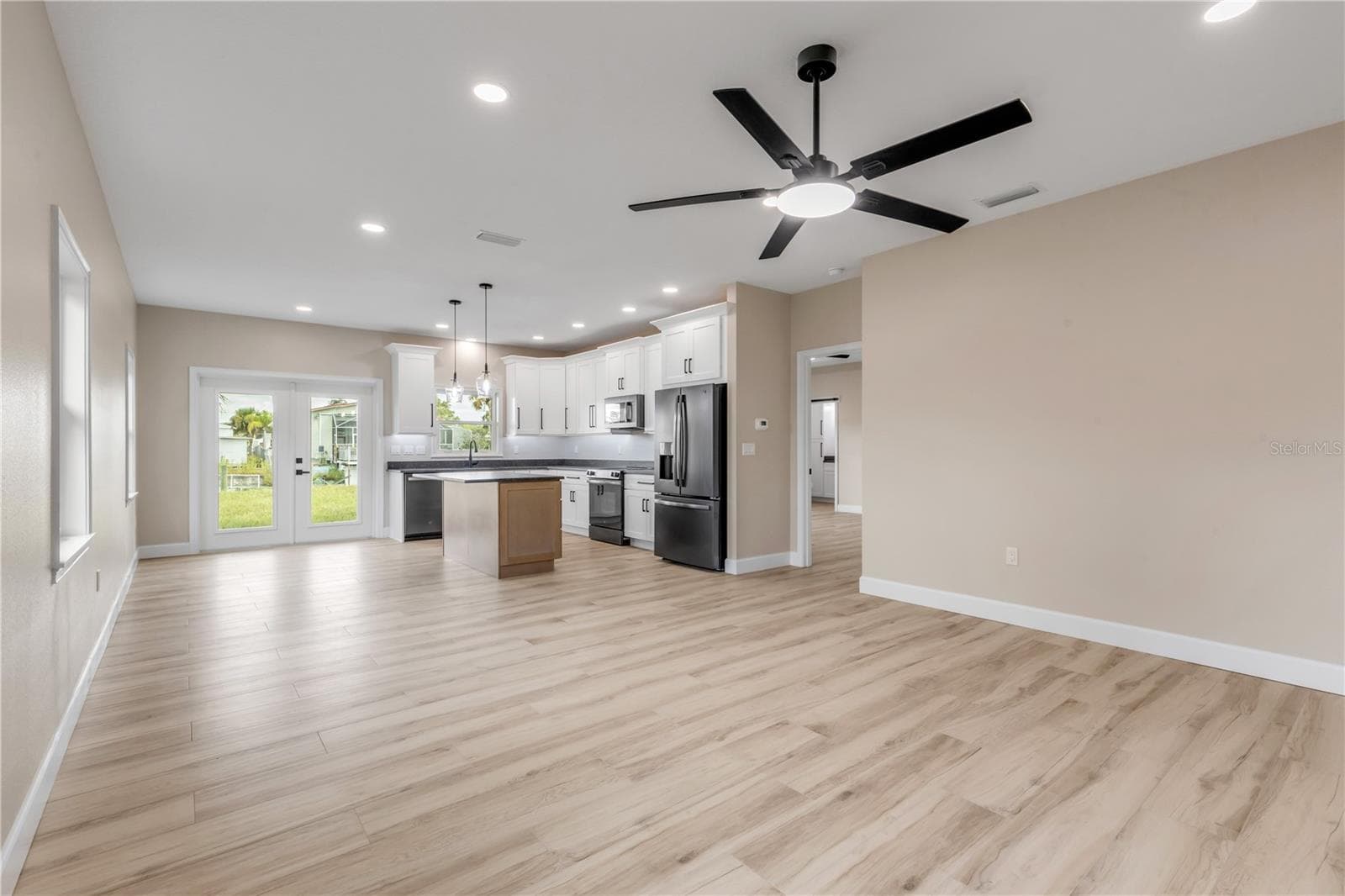 Single Family Residence at 124 INDIAN CREEK RD, OAK HILL, photo 13 of 70
