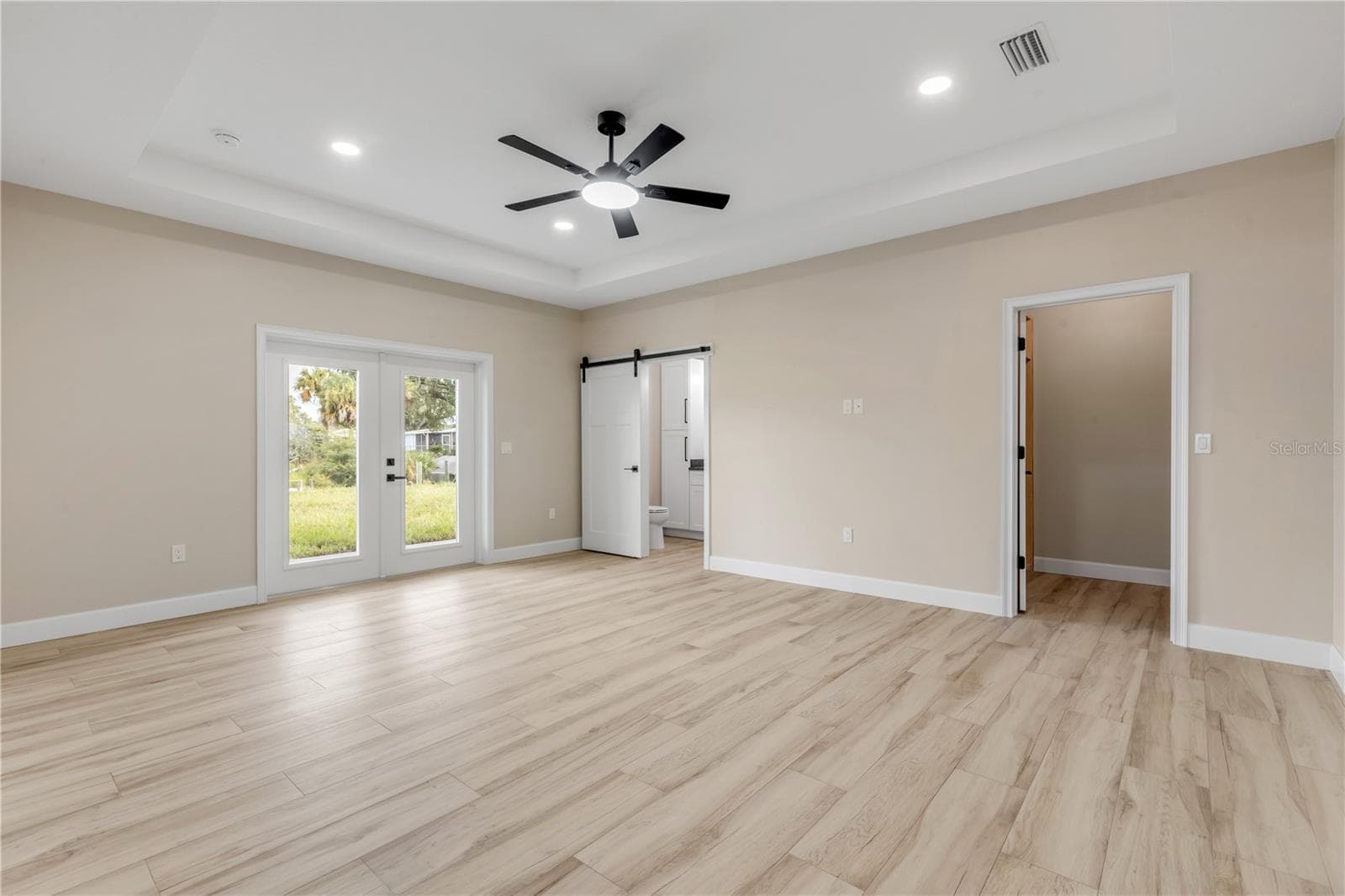 Single Family Residence at 124 INDIAN CREEK RD, OAK HILL, photo 24 of 70