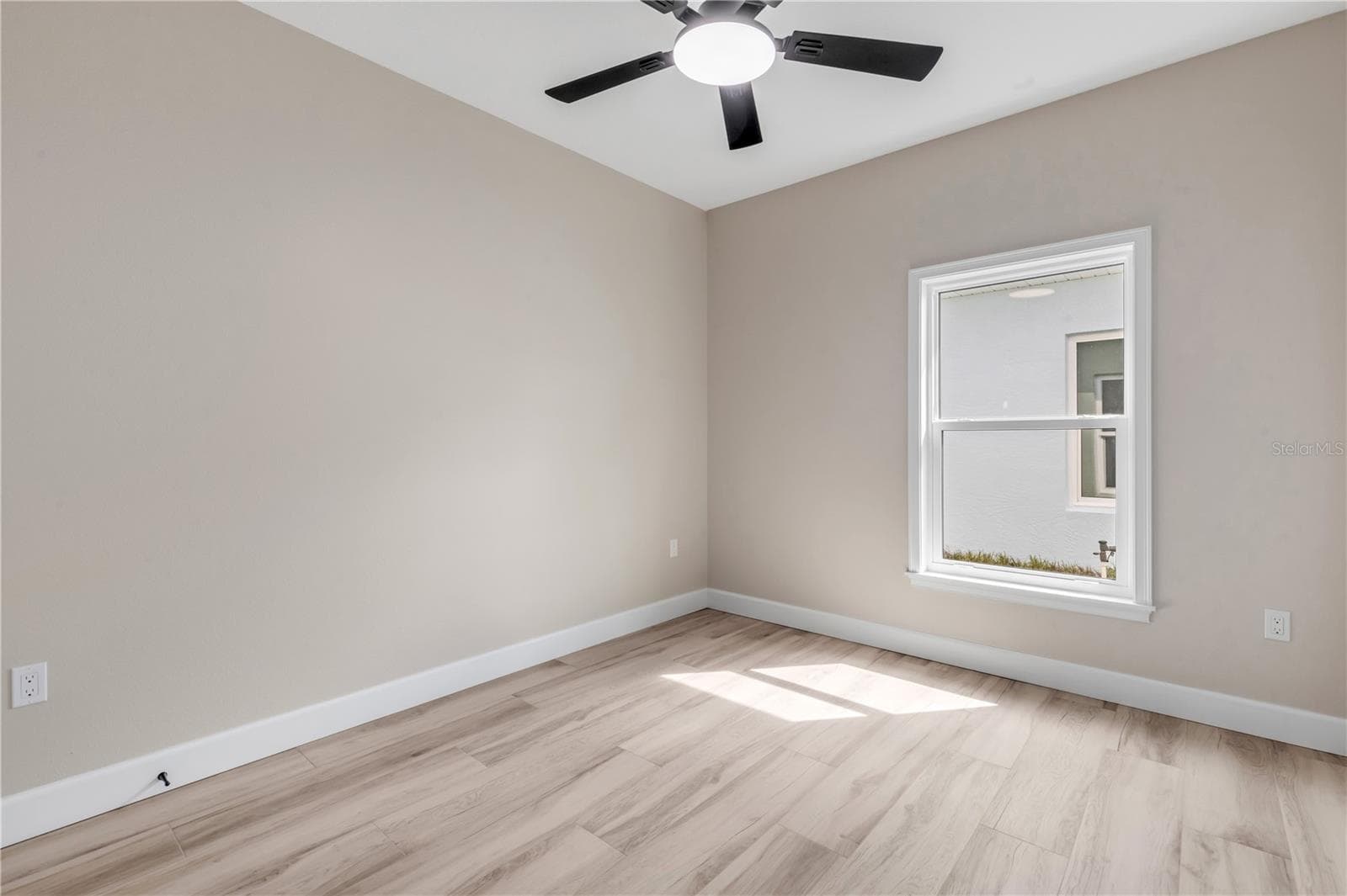 Single Family Residence at 124 INDIAN CREEK RD, OAK HILL, photo 40 of 70