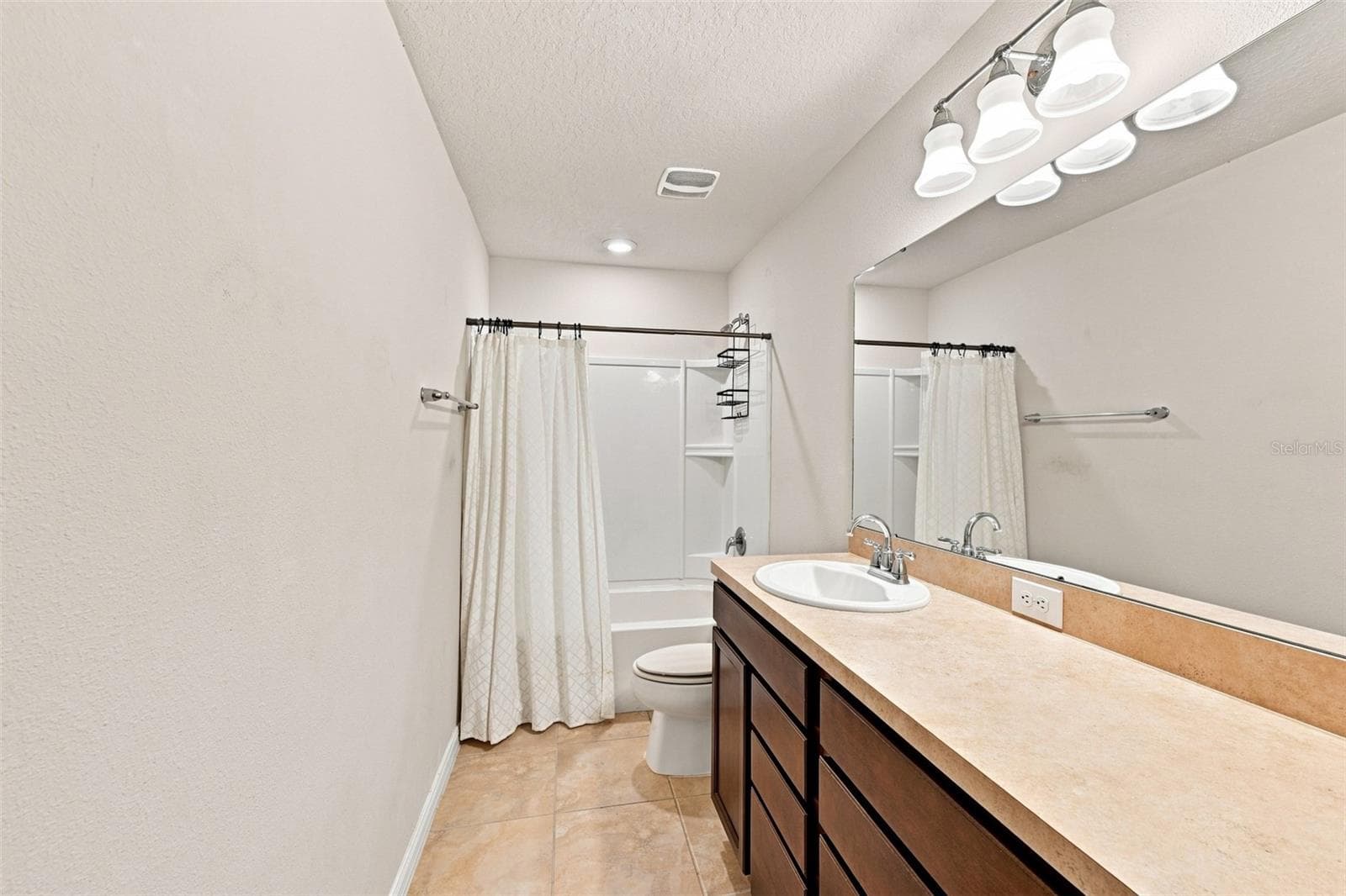 Single Family Residence at 11716 BRIGHTON KNOLL LOOP, RIVERVIEW, photo 34 of 64