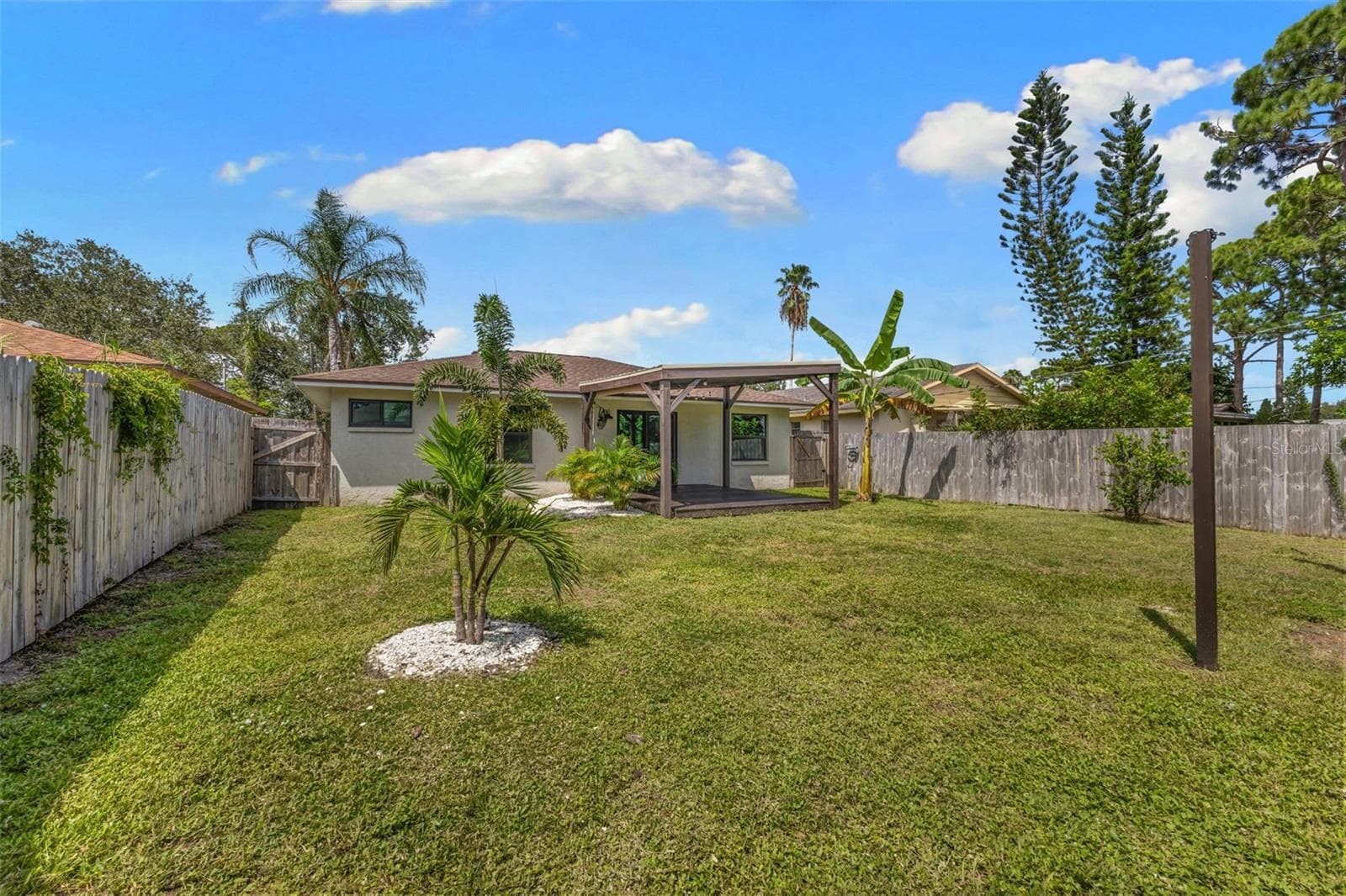 Backyard - 1840 RITA ST, SARASOTA