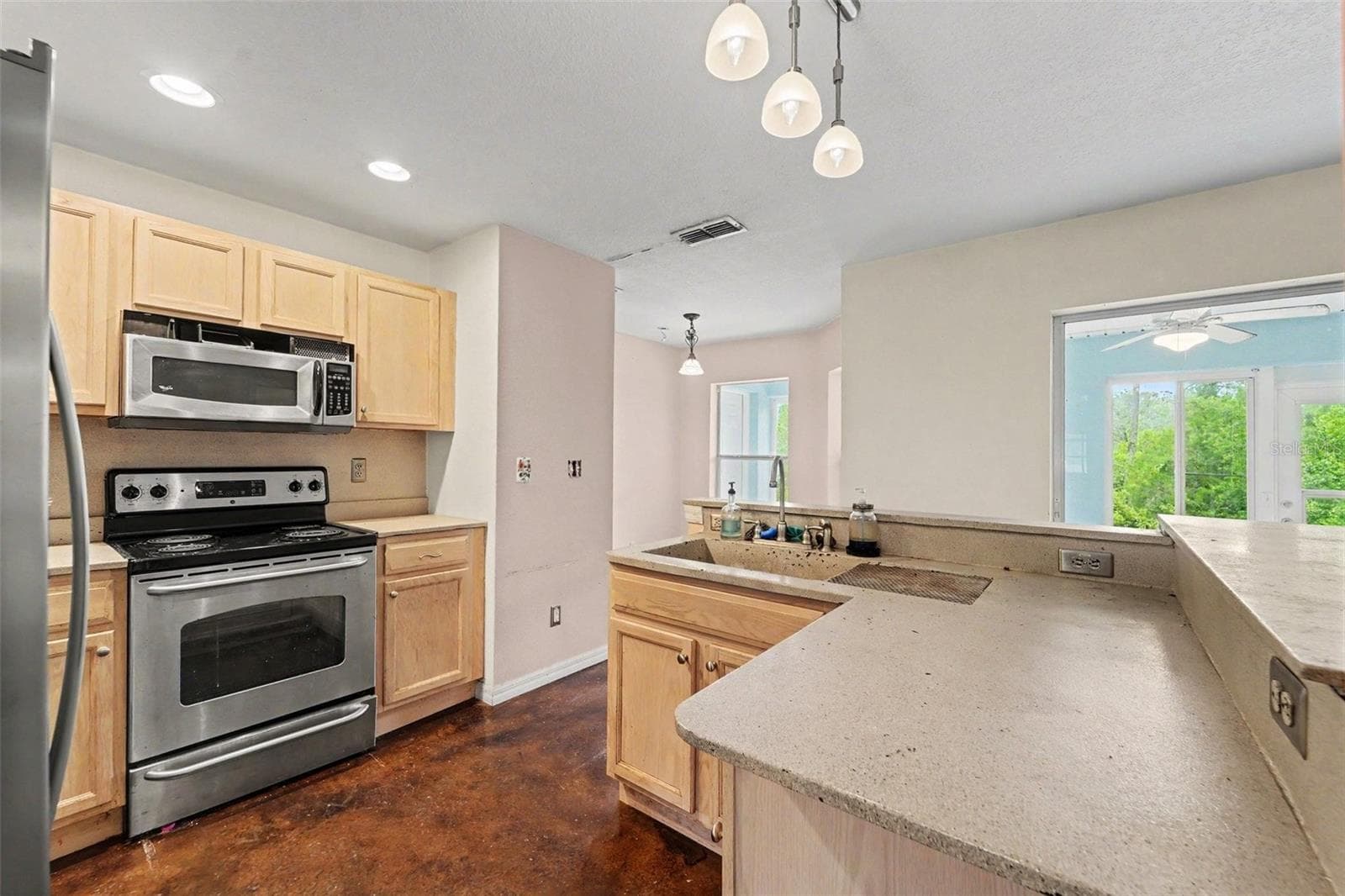 Single Family Residence at 7295 CENTERWOOD AVE, SPRING HILL, photo 10 of 30