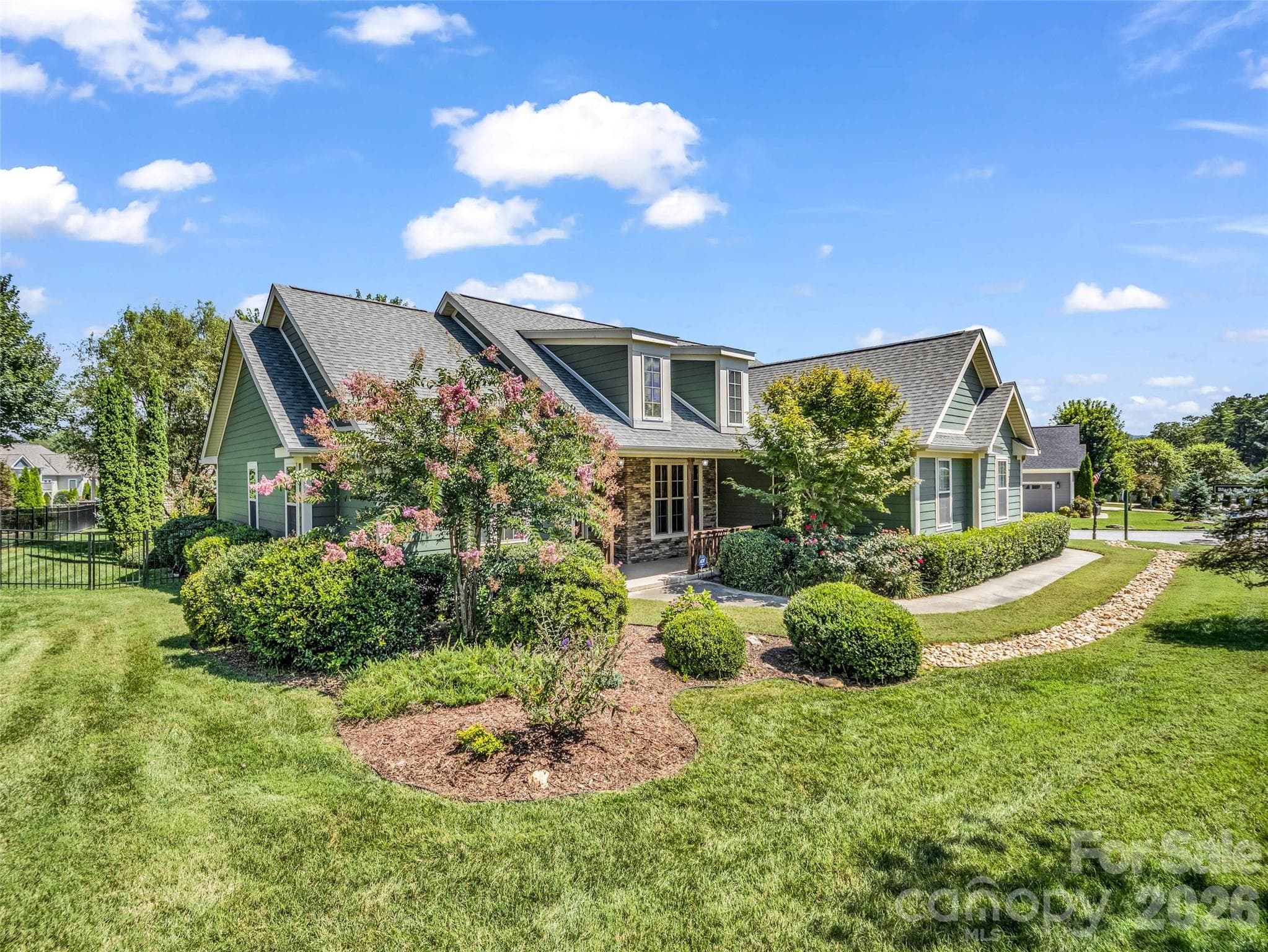 Single Family Residence at Hendersonville, photo 10 of 94