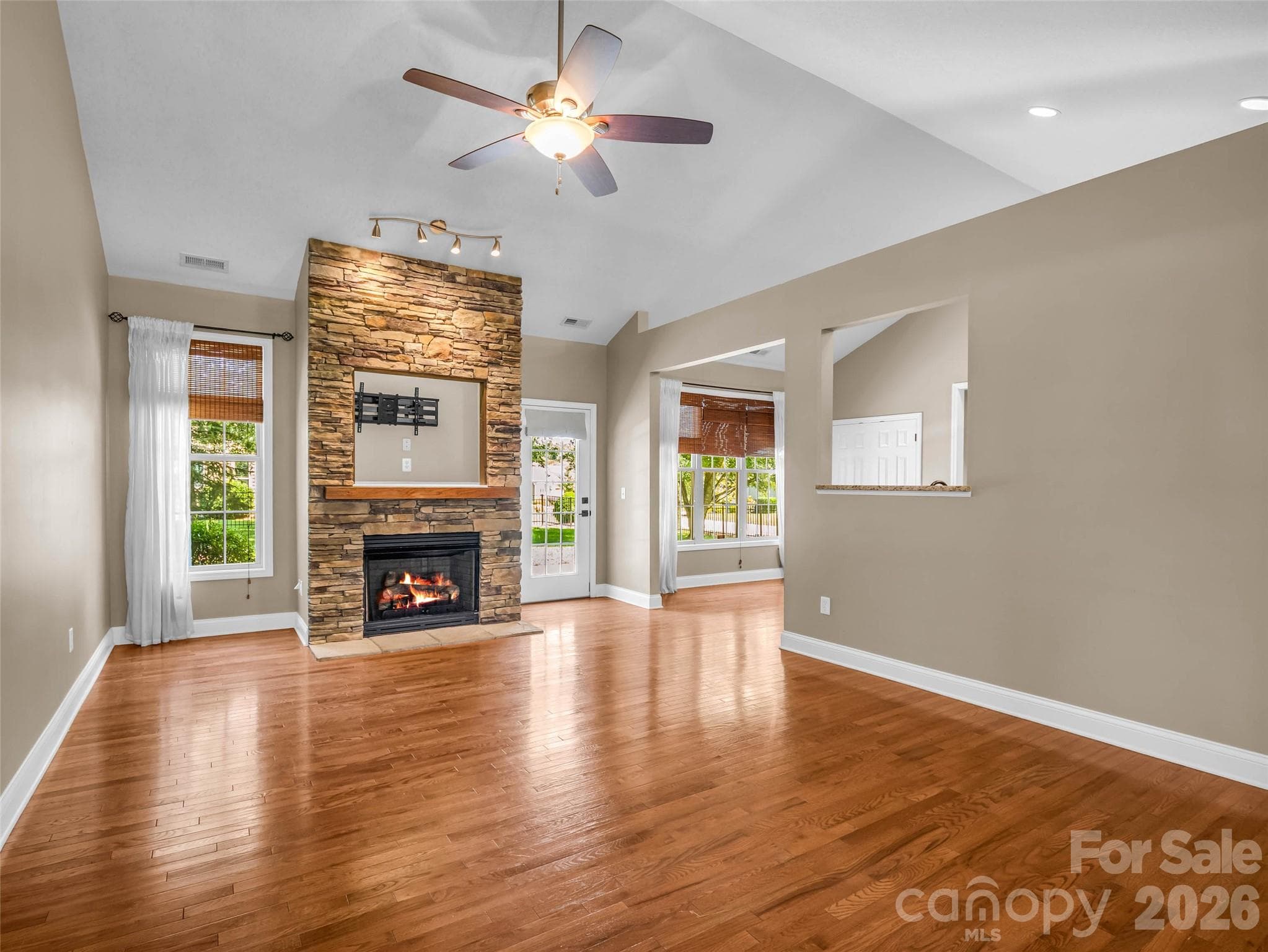 Single Family Residence at 17 Black Iron Lane, Hendersonville, photo 11 of 44