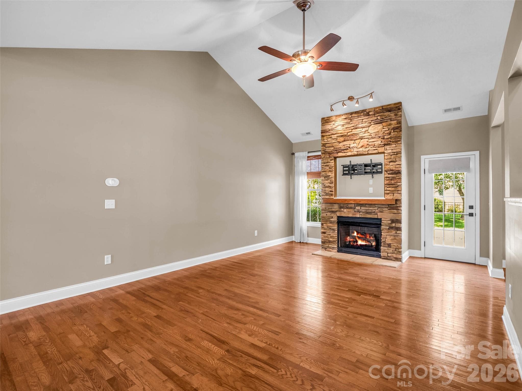 Single Family Residence at 17 Black Iron Lane, Hendersonville, photo 13 of 44