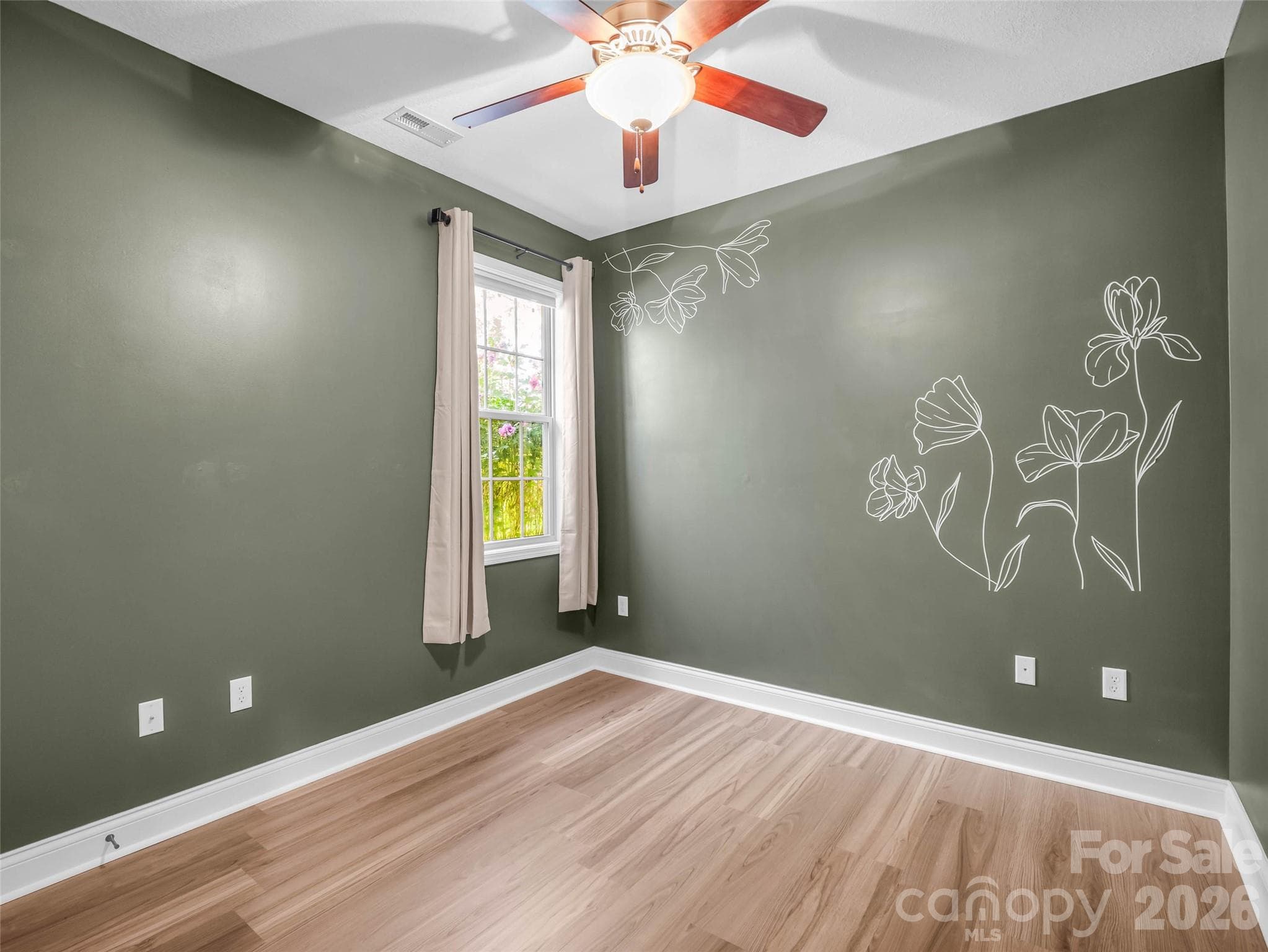 Single Family Residence at 17 Black Iron Lane, Hendersonville, photo 21 of 44