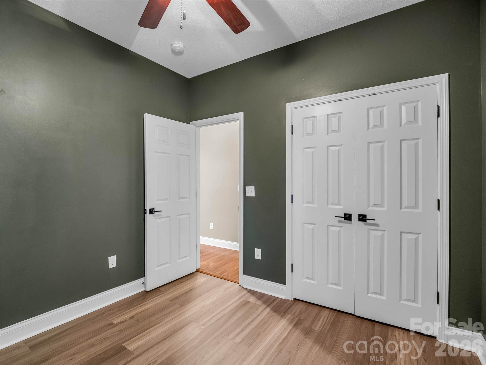 Single Family Residence at 17 Black Iron Lane, Hendersonville, photo 22 of 44