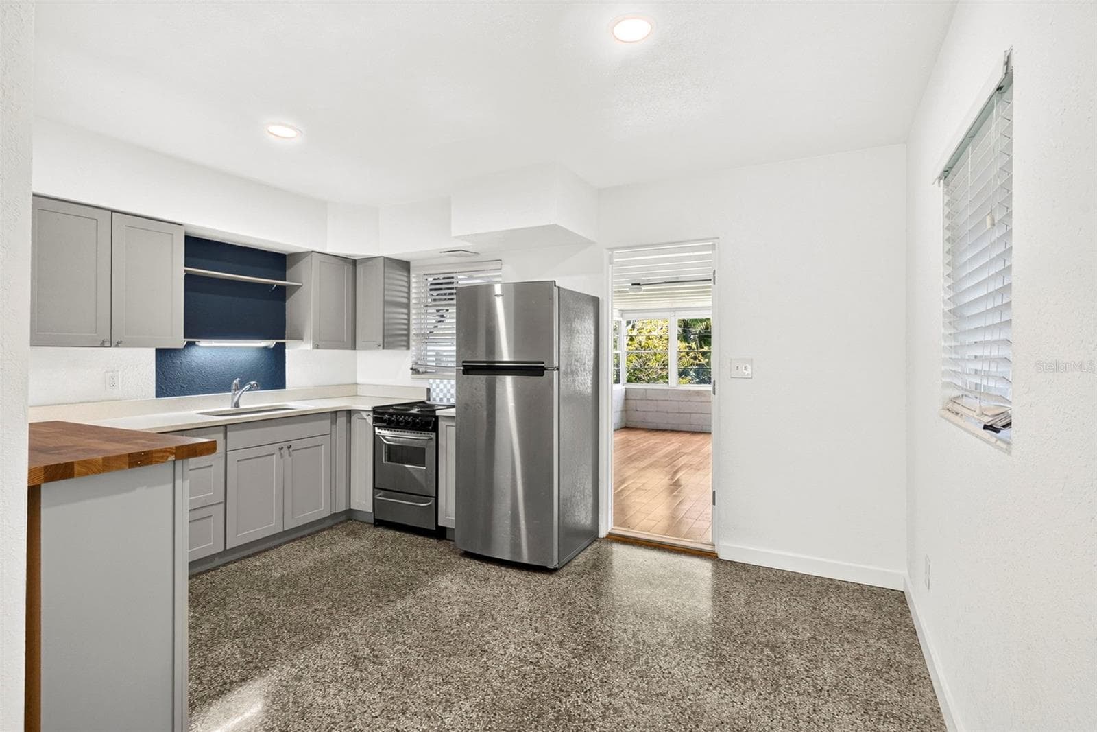 Single Family Residence at 4501 26TH AVE S, ST PETERSBURG, photo 4 of 36