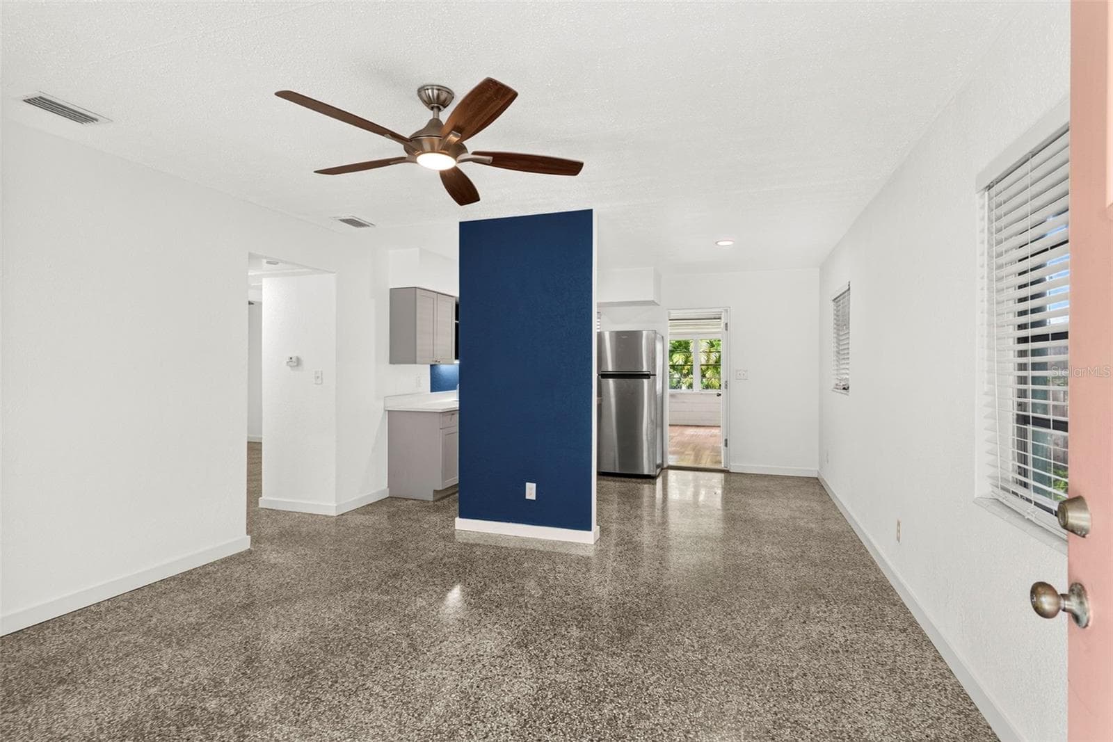 Single Family Residence at 4501 26TH AVE S, ST PETERSBURG, photo 6 of 36