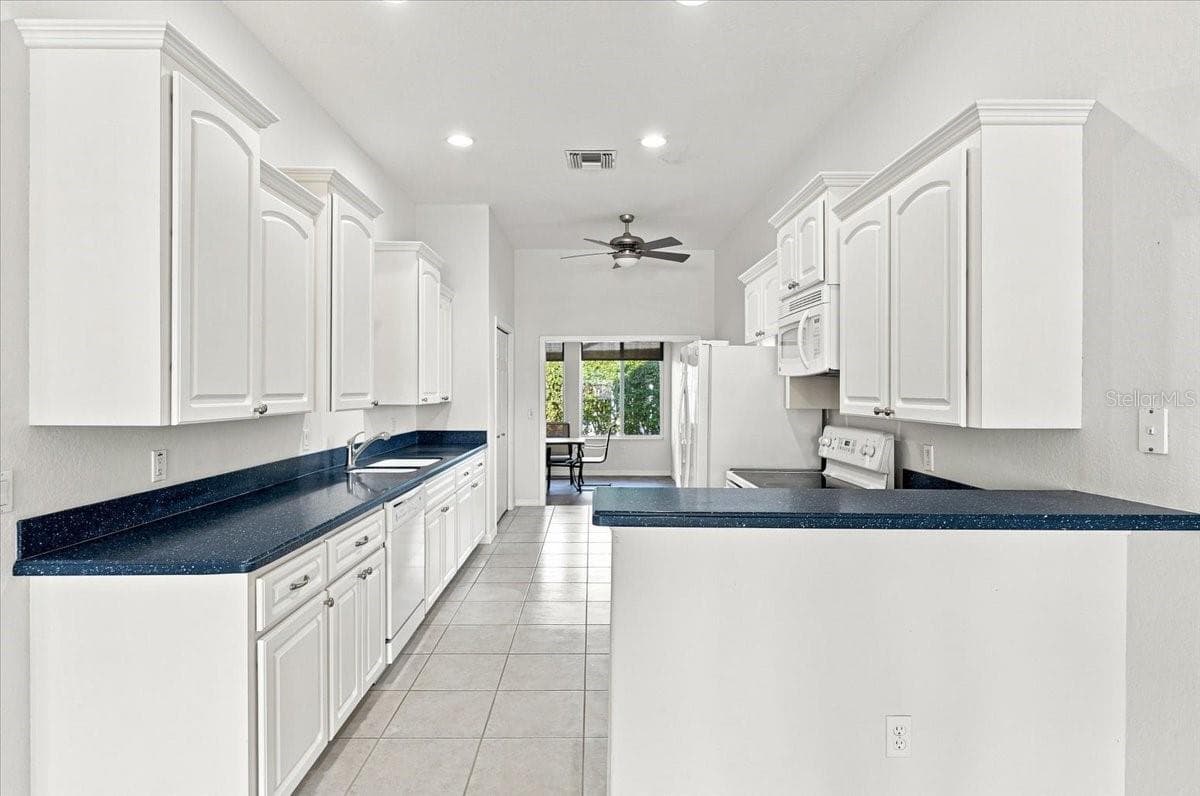 Single Family Residence at 328 MOTORCOACH DR S, POLK CITY, photo 20 of 43