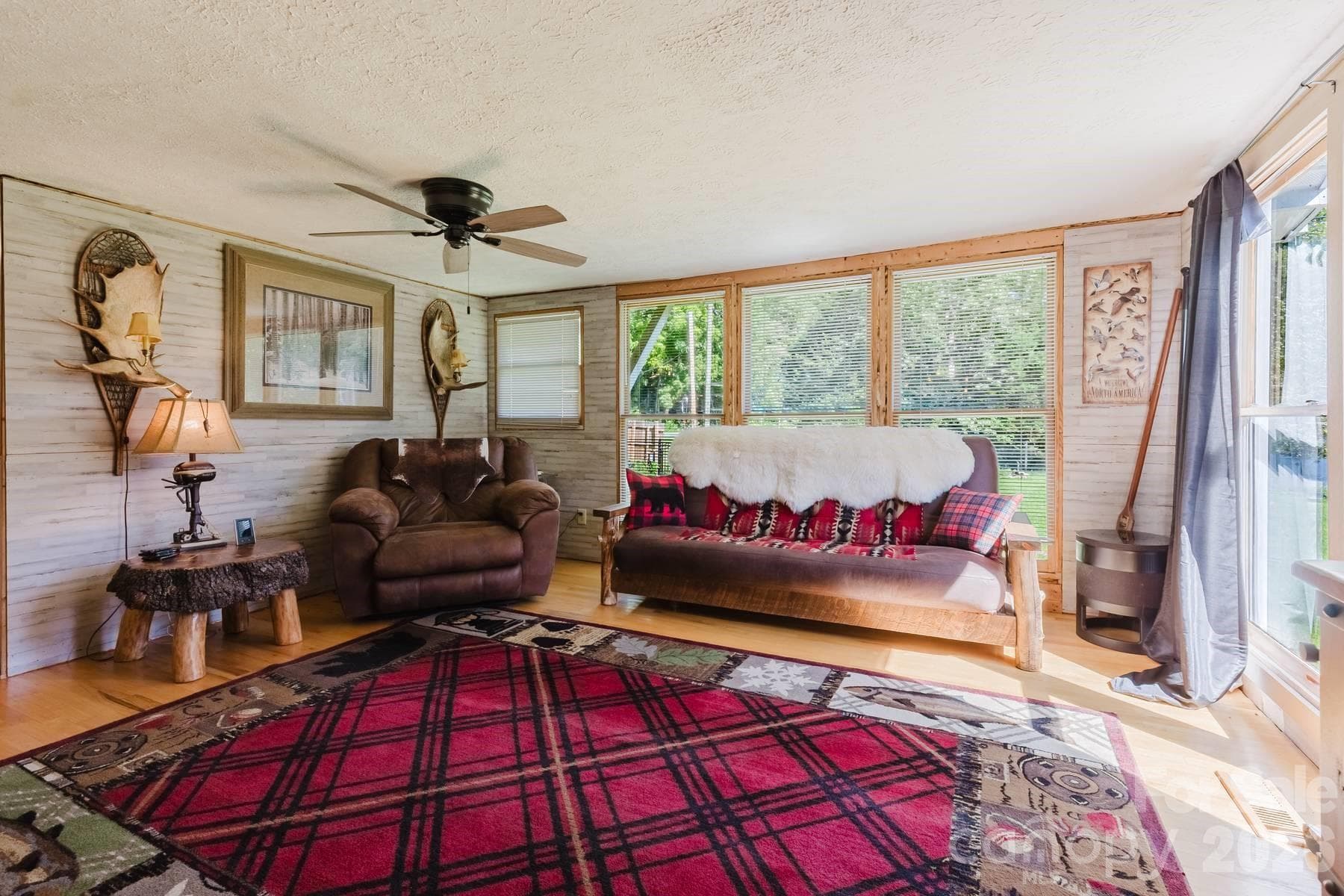 Single Family Residence at 1380 Highway 19a Highway, Whittier, photo 19 of 48