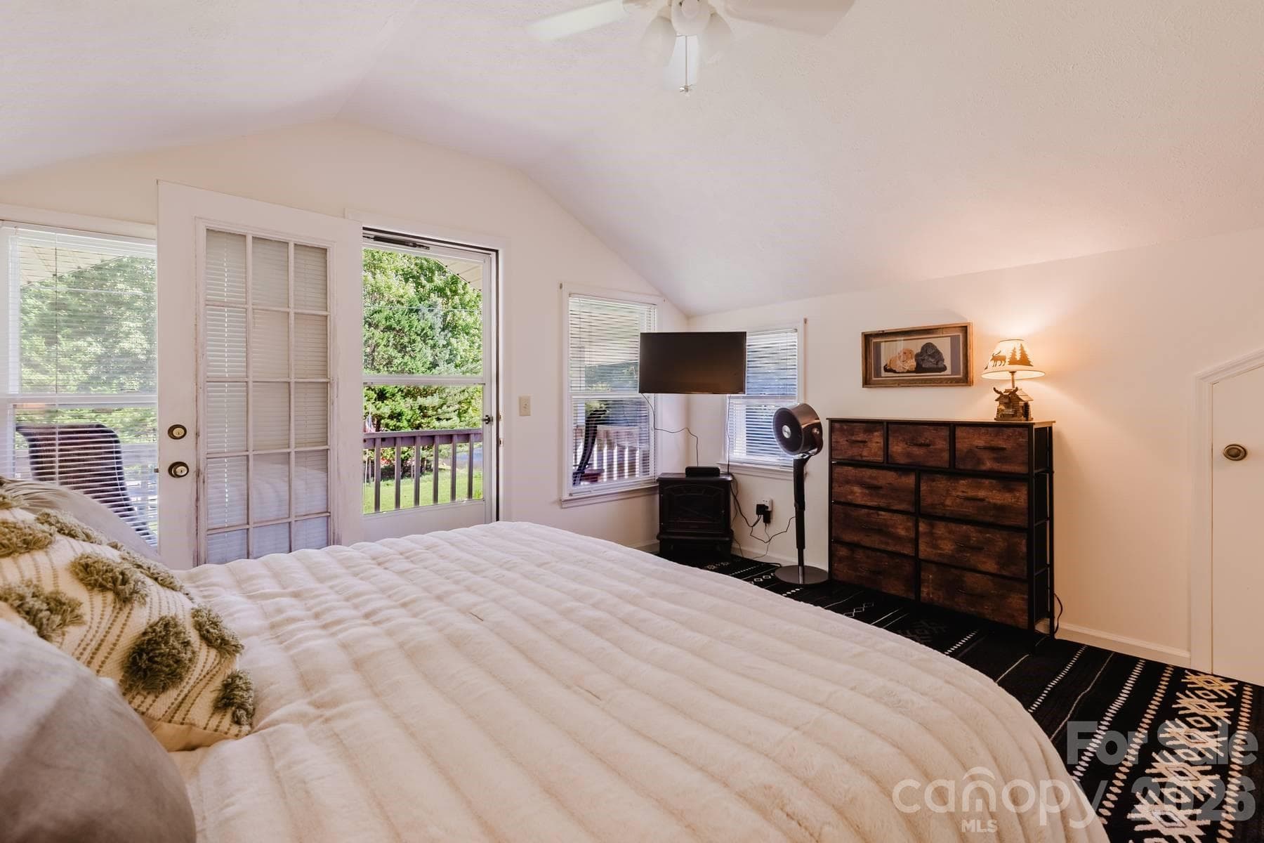 Single Family Residence at 1380 Highway 19a Highway, Whittier, photo 33 of 48