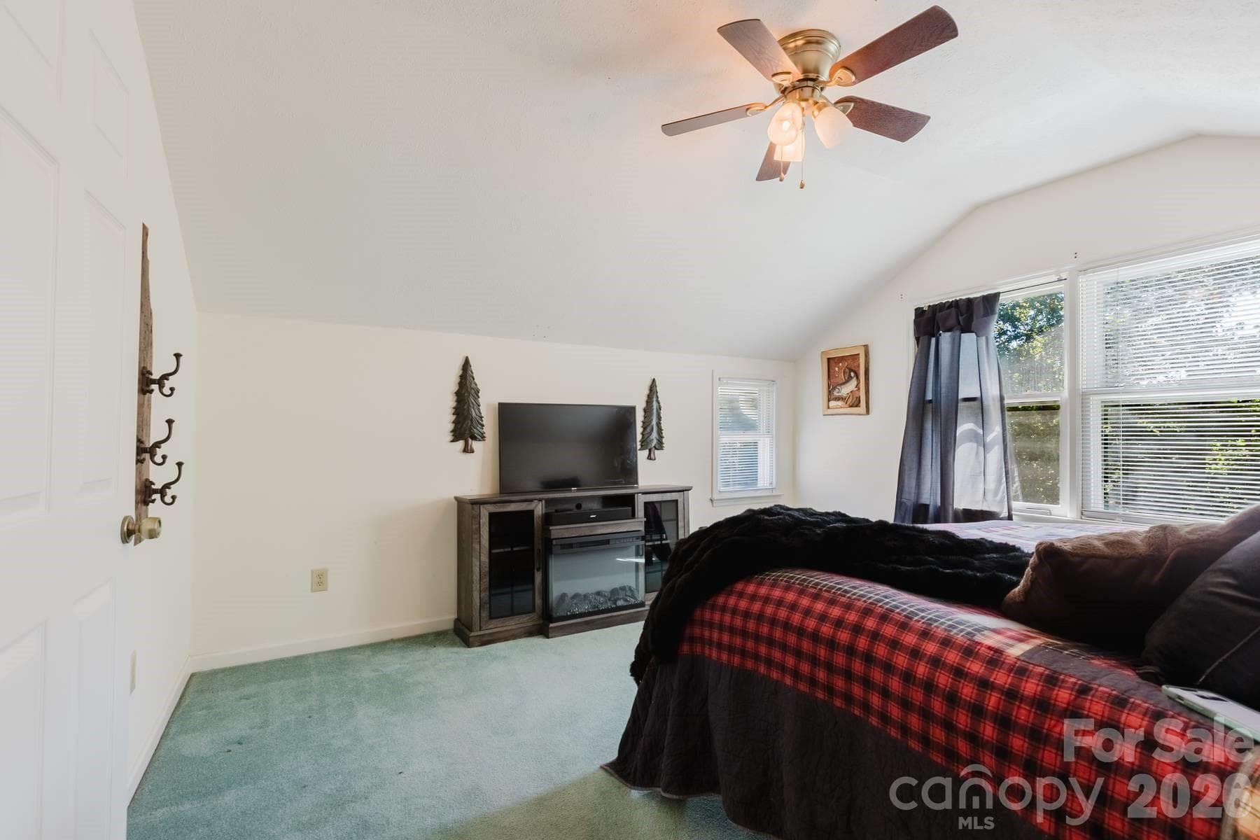 Single Family Residence at 1380 Highway 19a Highway, Whittier, photo 37 of 48