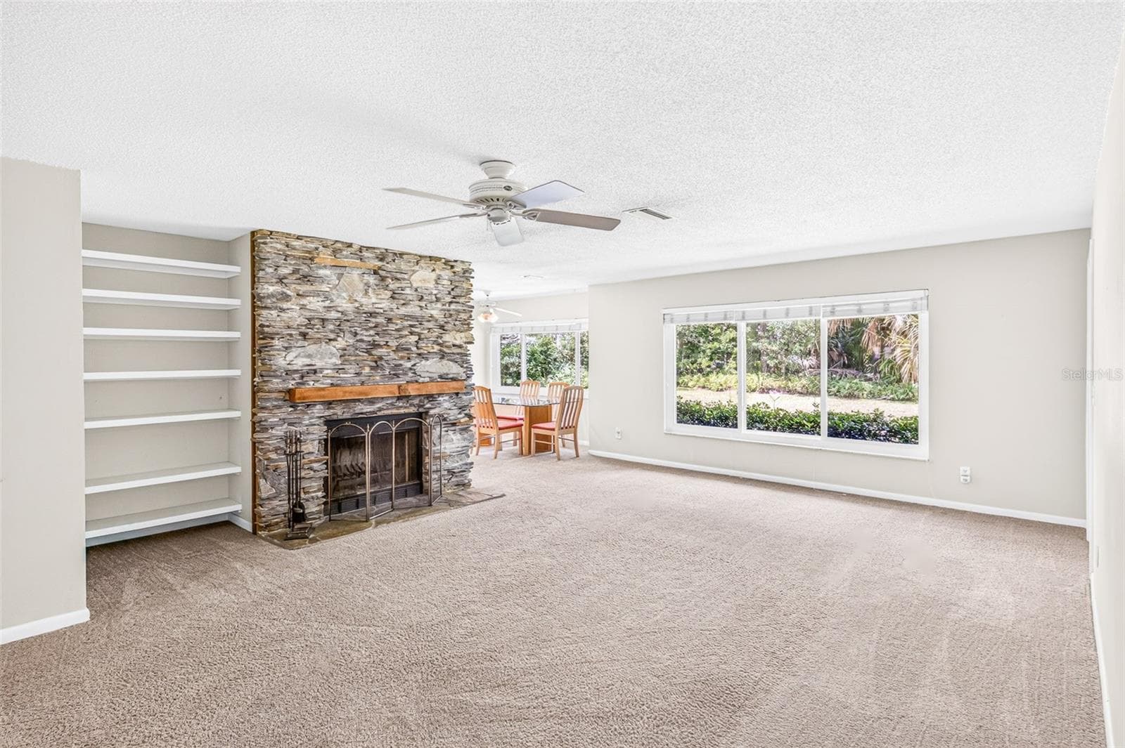 Living room 2 - 301 VALENCIA CT, WINTER GARDEN