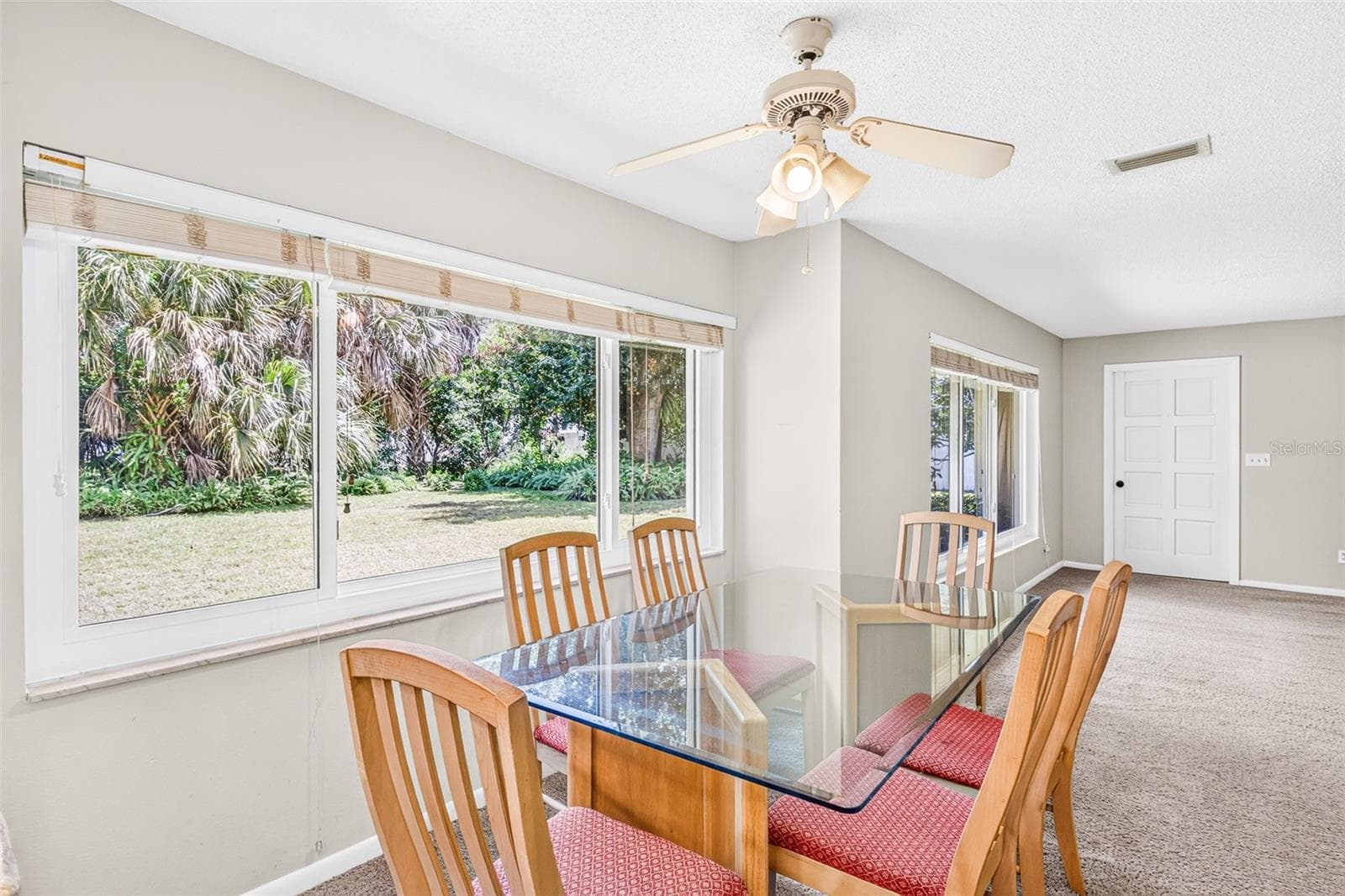 Breakfast nook - 301 VALENCIA CT, WINTER GARDEN