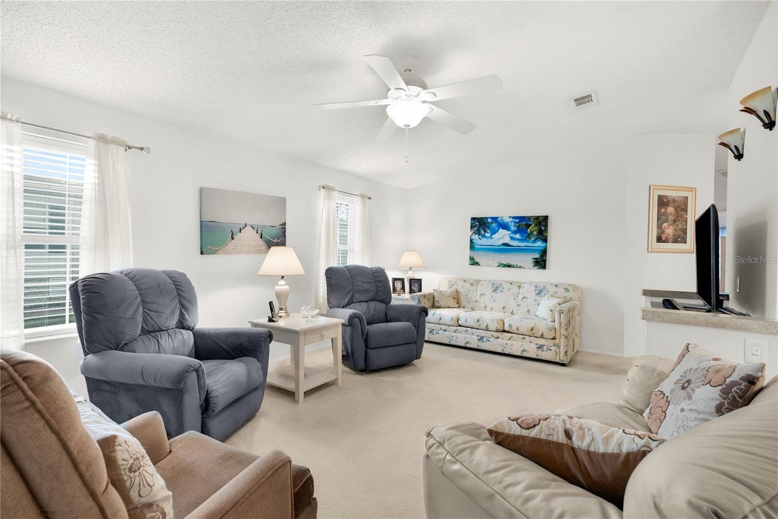 Manufactured Home at 222 SUE AVE, DAVENPORT, photo 3 of 33