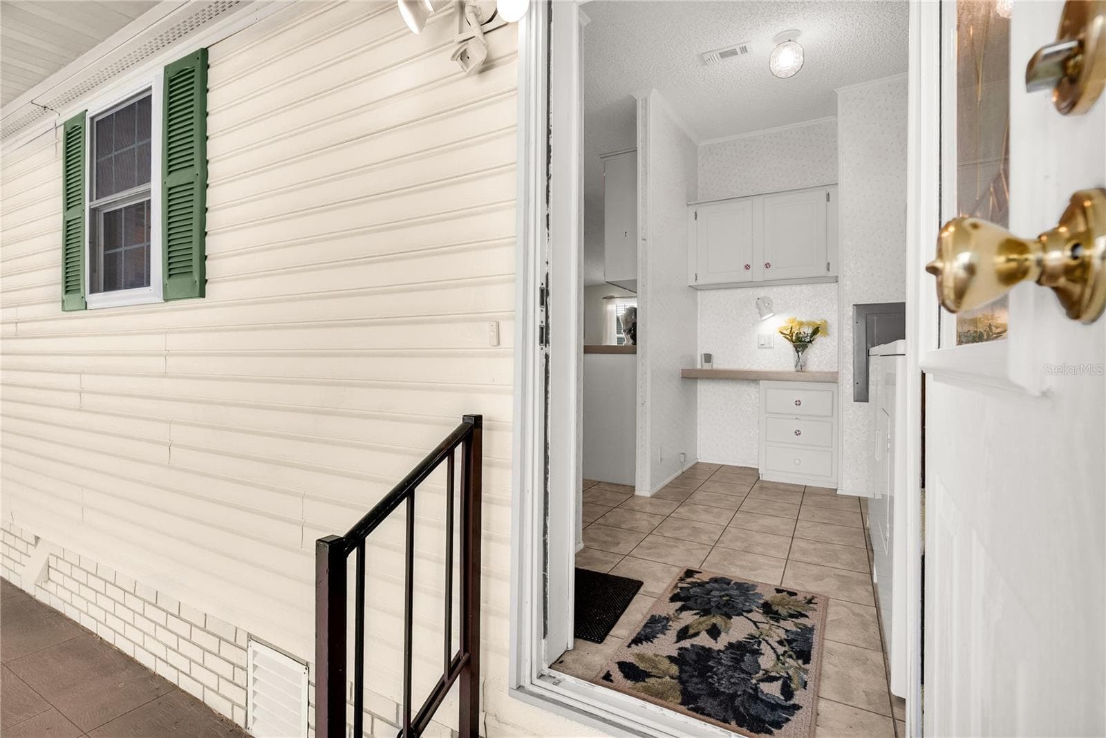 Manufactured Home at 222 SUE AVE, DAVENPORT, photo 9 of 33