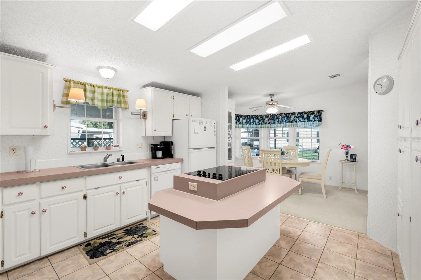 Manufactured Home at 222 SUE AVE, DAVENPORT, photo 13 of 33