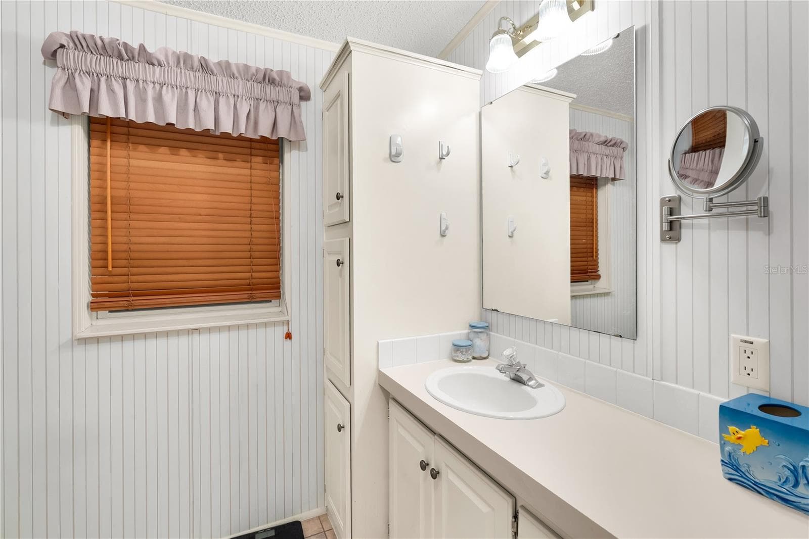 Manufactured Home at 222 SUE AVE, DAVENPORT, photo 19 of 33