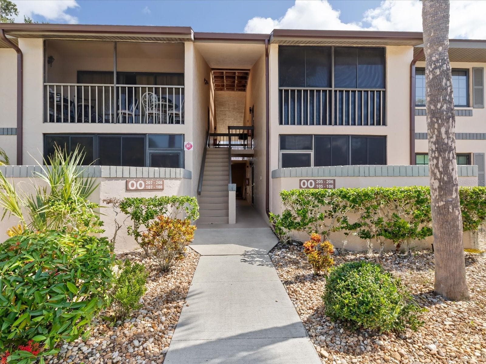 Front of the building - 19505 QUESADA AVE #107, PORT CHARLOTTE