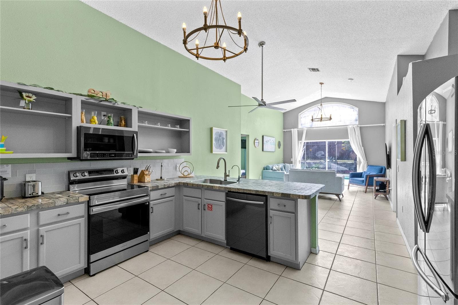 Single Family Residence at 915 LAKE BERKLEY DR, KISSIMMEE, photo 9 of 35