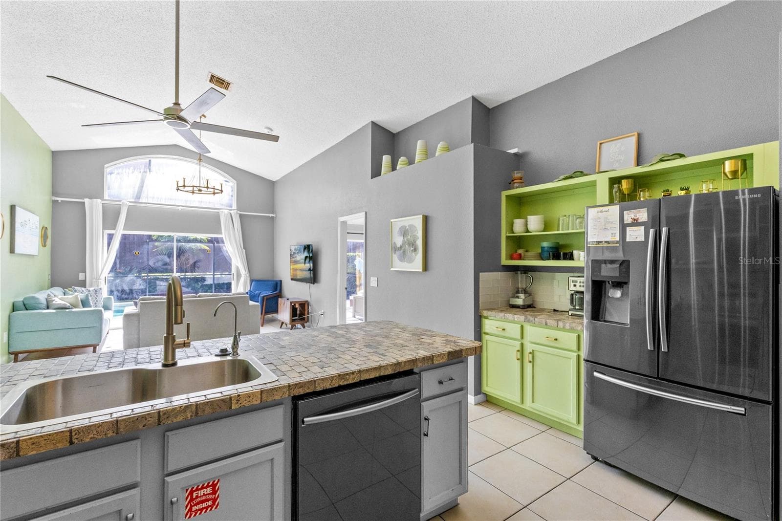 Single Family Residence at 915 LAKE BERKLEY DR, KISSIMMEE, photo 7 of 35