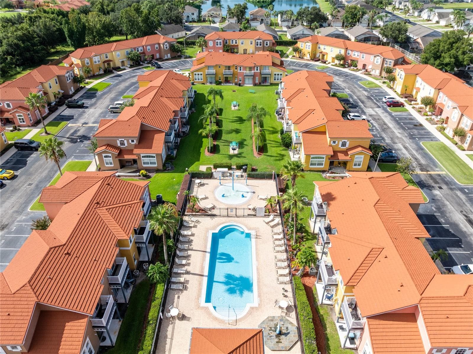 Lake Berkley Resort Amenities. - 915 LAKE BERKLEY DR, KISSIMMEE
