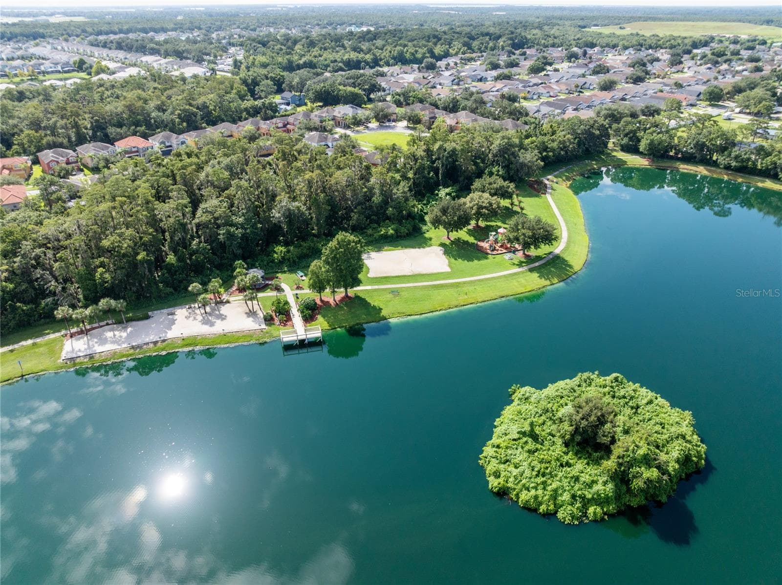 Lake Berkley Resort Amenities. - 915 LAKE BERKLEY DR, KISSIMMEE