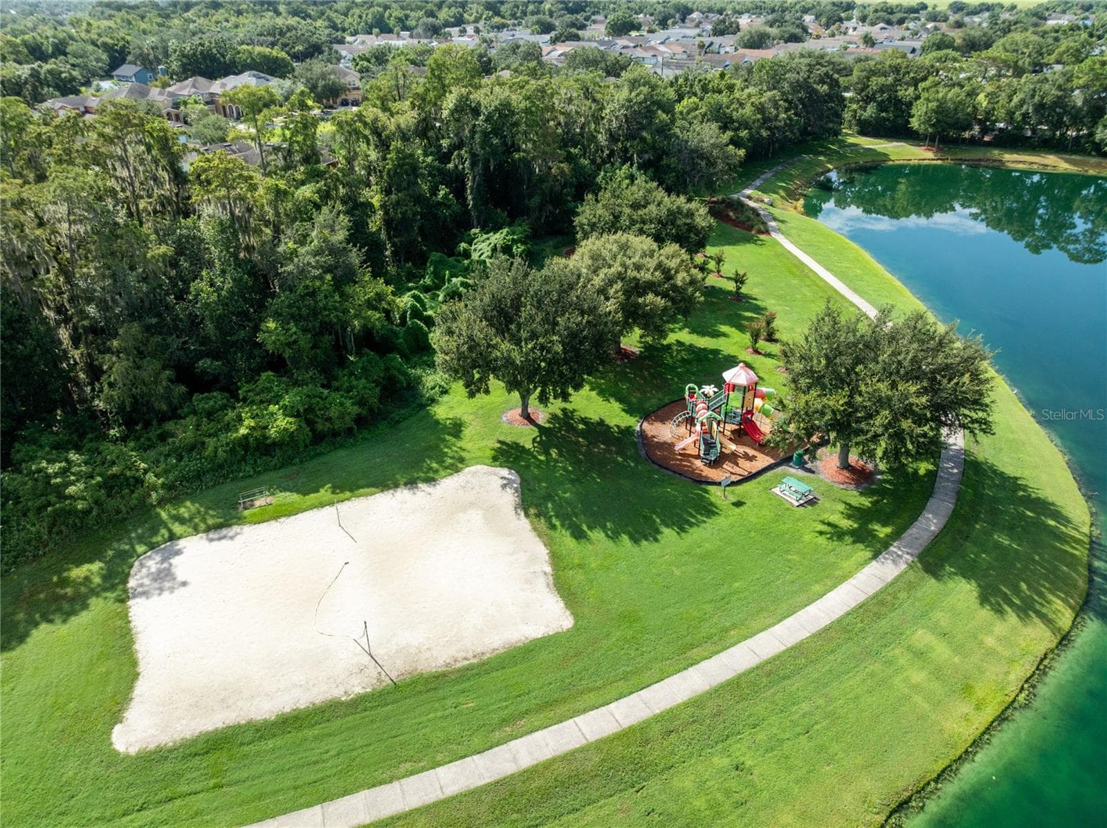 Lake Berkley Resort Amenities. - 915 LAKE BERKLEY DR, KISSIMMEE