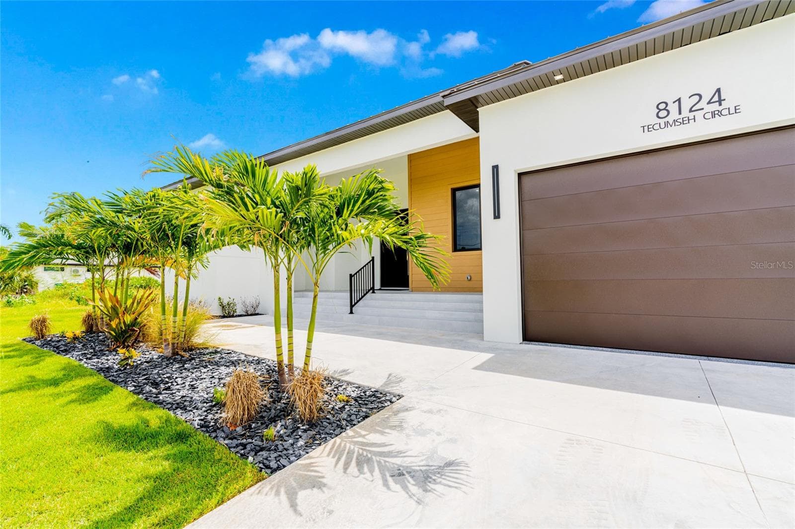 8124 TECUMSEH CIR