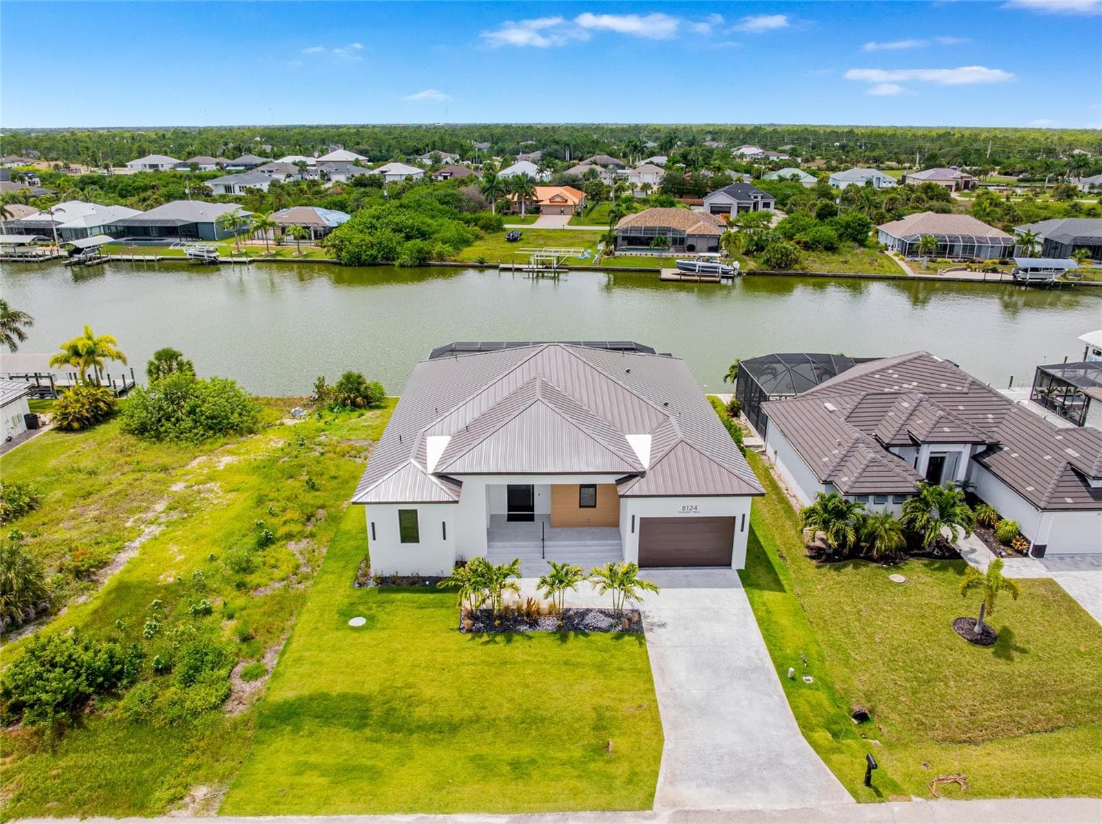 Single Family Residence at 8124 TECUMSEH CIR, PORT CHARLOTTE, photo 6 of 99