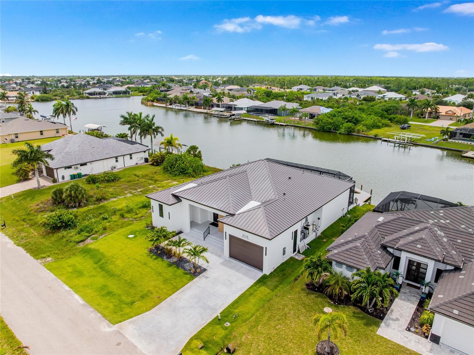 Single Family Residence at 8124 TECUMSEH CIR, PORT CHARLOTTE, photo 9 of 99