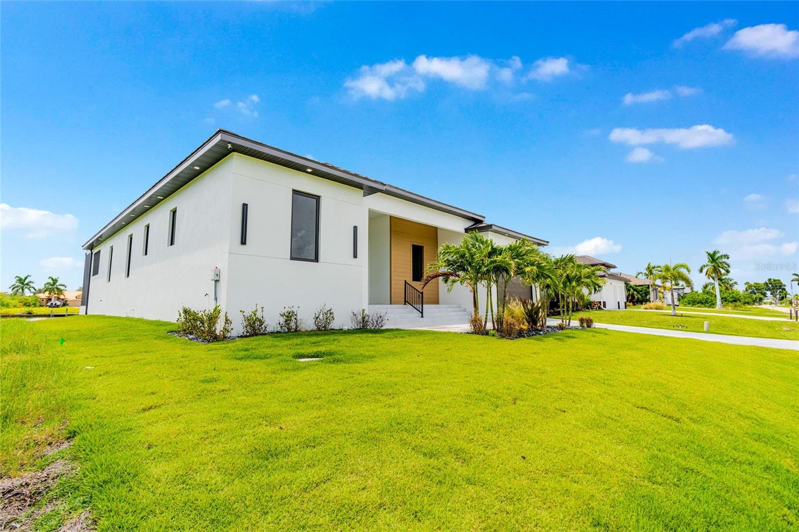Single Family Residence at 8124 TECUMSEH CIR, PORT CHARLOTTE, photo 10 of 99
