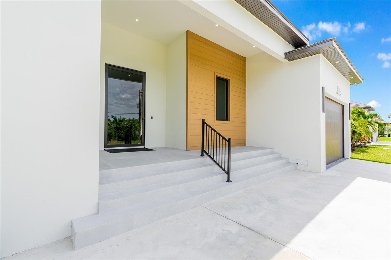 Single Family Residence at 8124 TECUMSEH CIR, PORT CHARLOTTE, photo 11 of 99