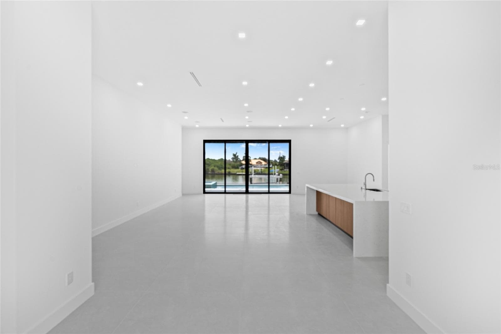 Single Family Residence at 8124 TECUMSEH CIR, PORT CHARLOTTE, photo 13 of 99